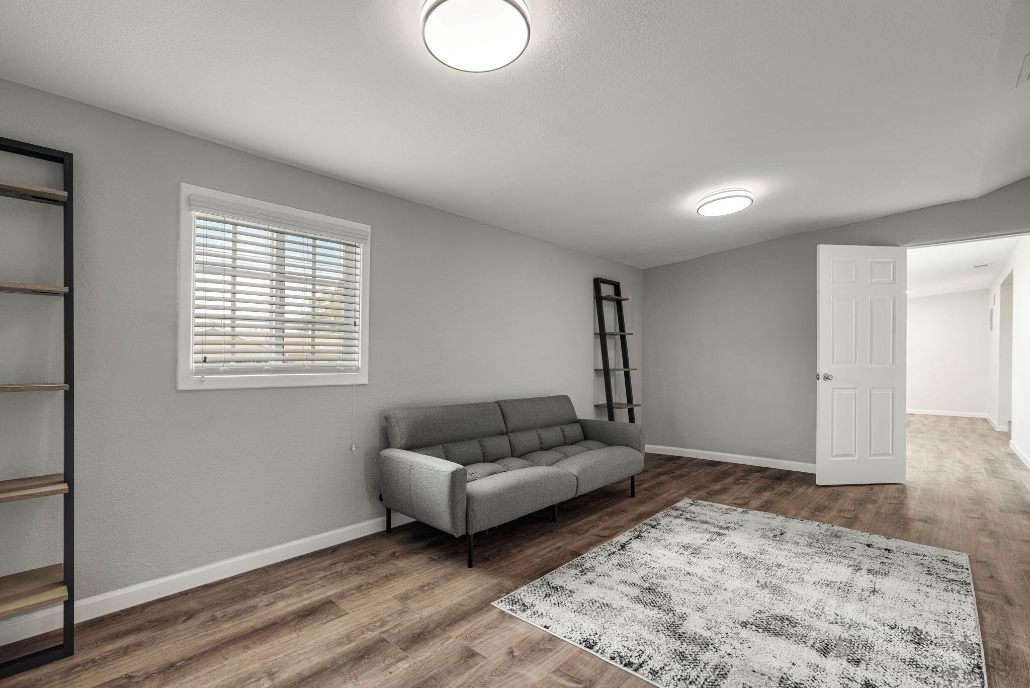 Photo 3 — 433 Mankin Street NE