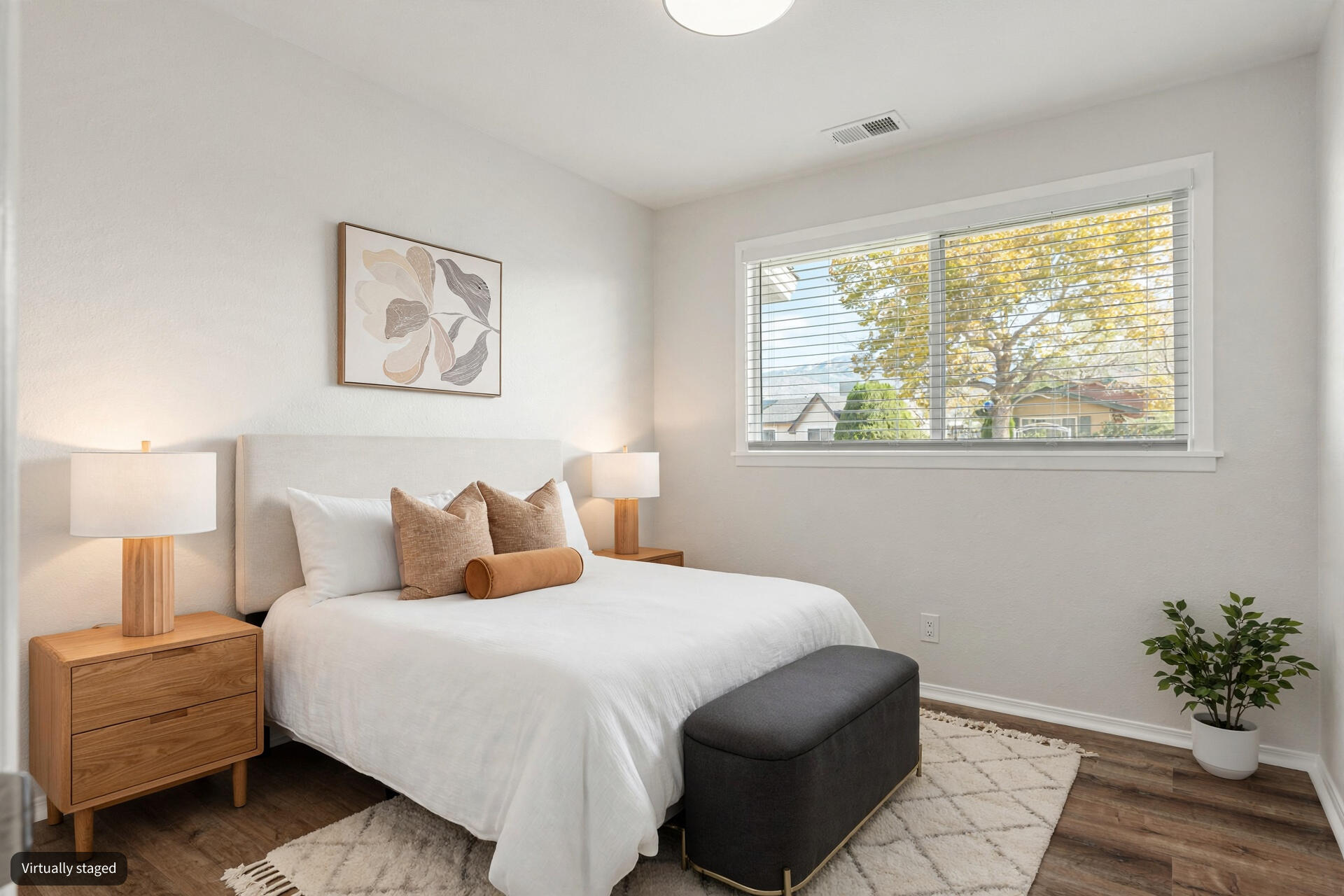 Photo 5 — 433 Mankin Street NE