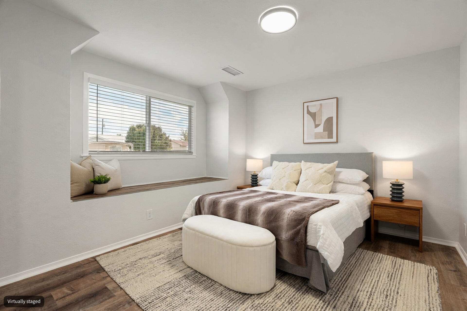 Photo 6 — 433 Mankin Street NE