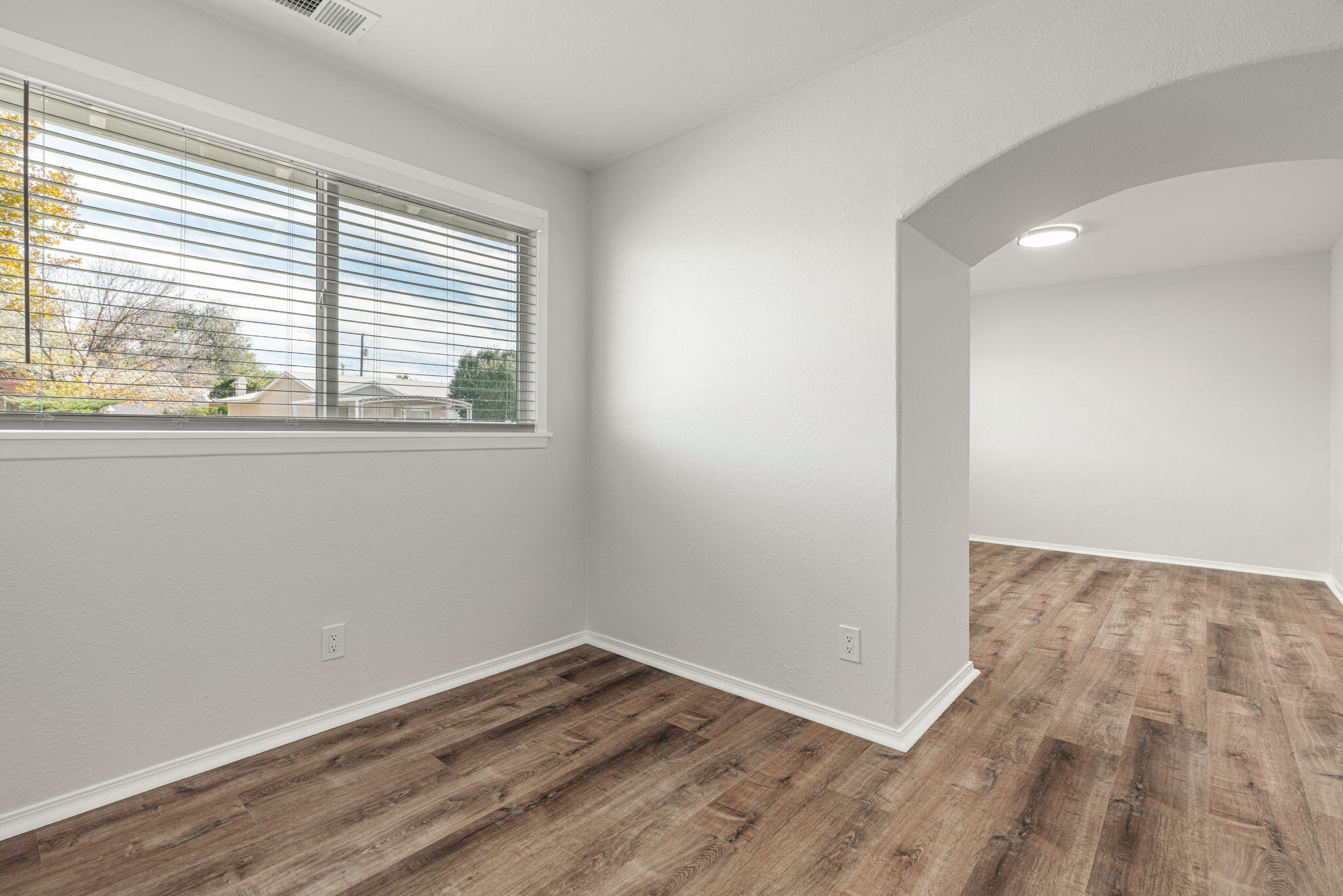 Photo 8 — 433 Mankin Street NE