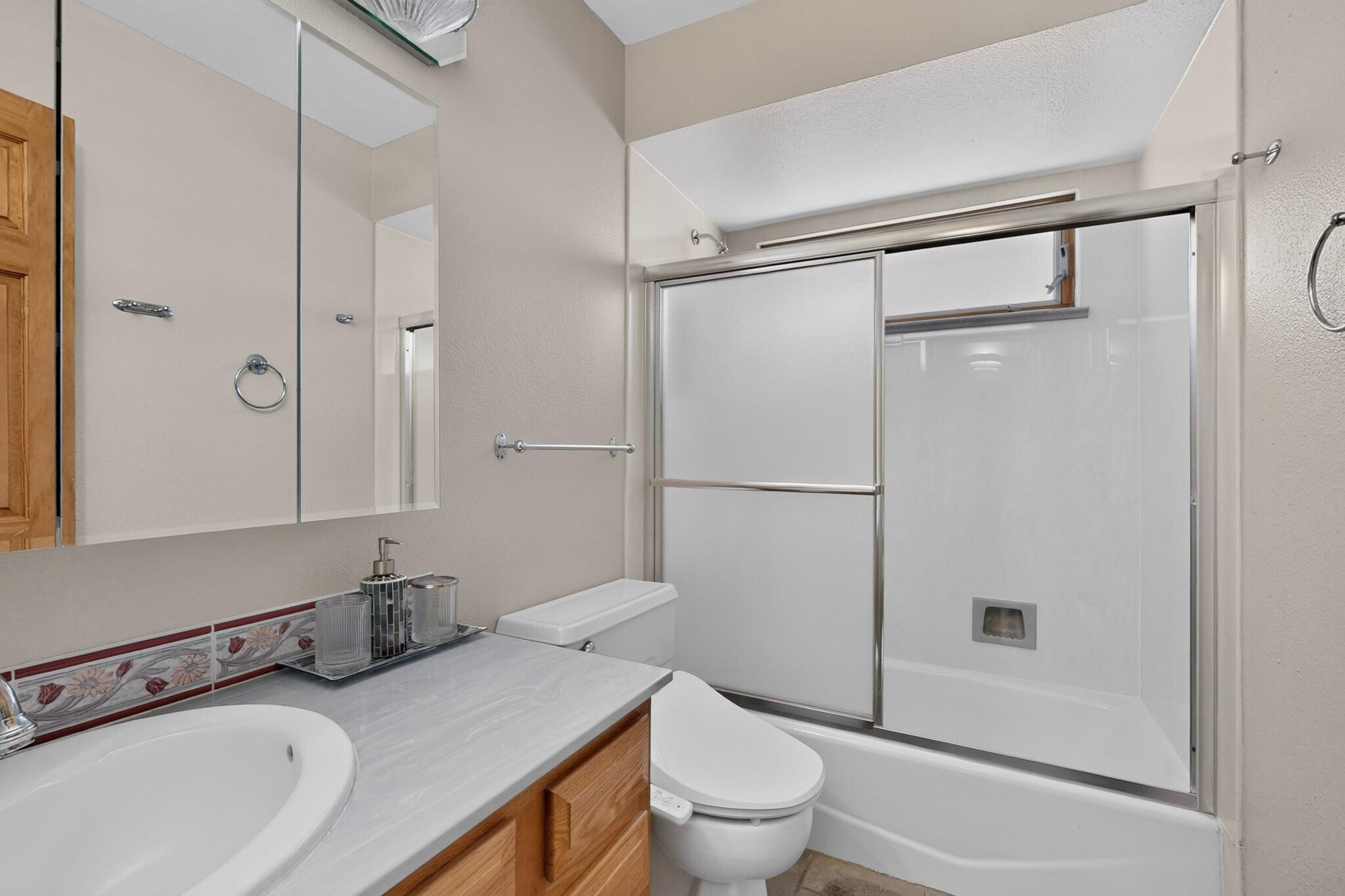 Photo 20 — 4417 Roxbury Avenue NE