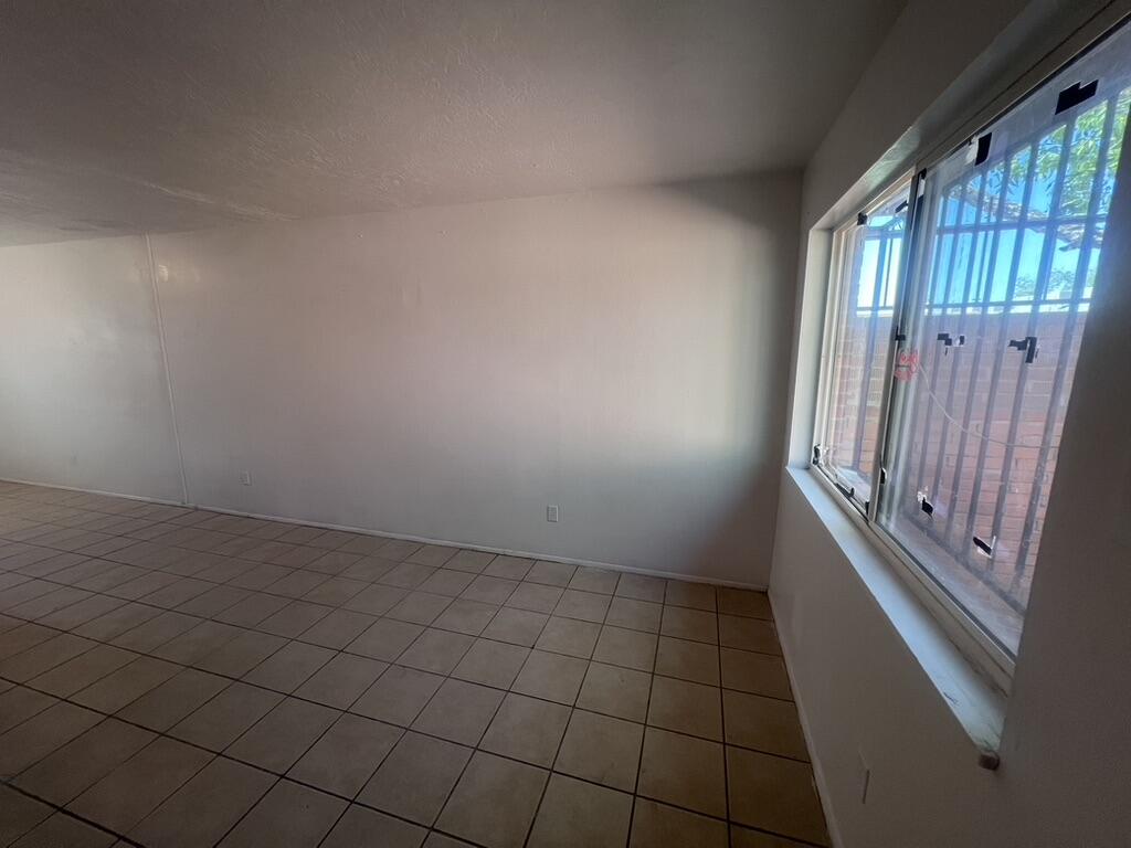 Photo 12 — 3413 Ross Avenue SE B