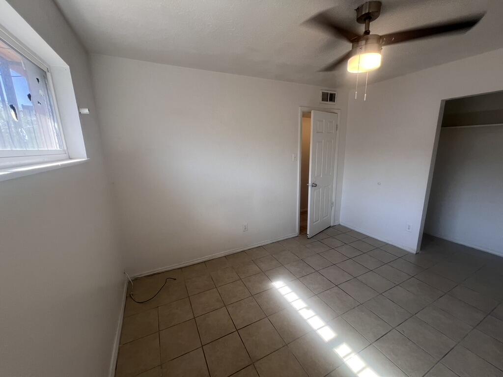 Photo 19 — 3413 Ross Avenue SE B