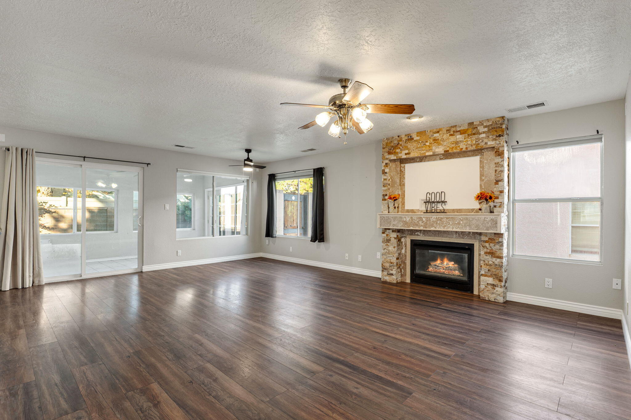 Photo 12 — 8305 Calle Ensueno NW