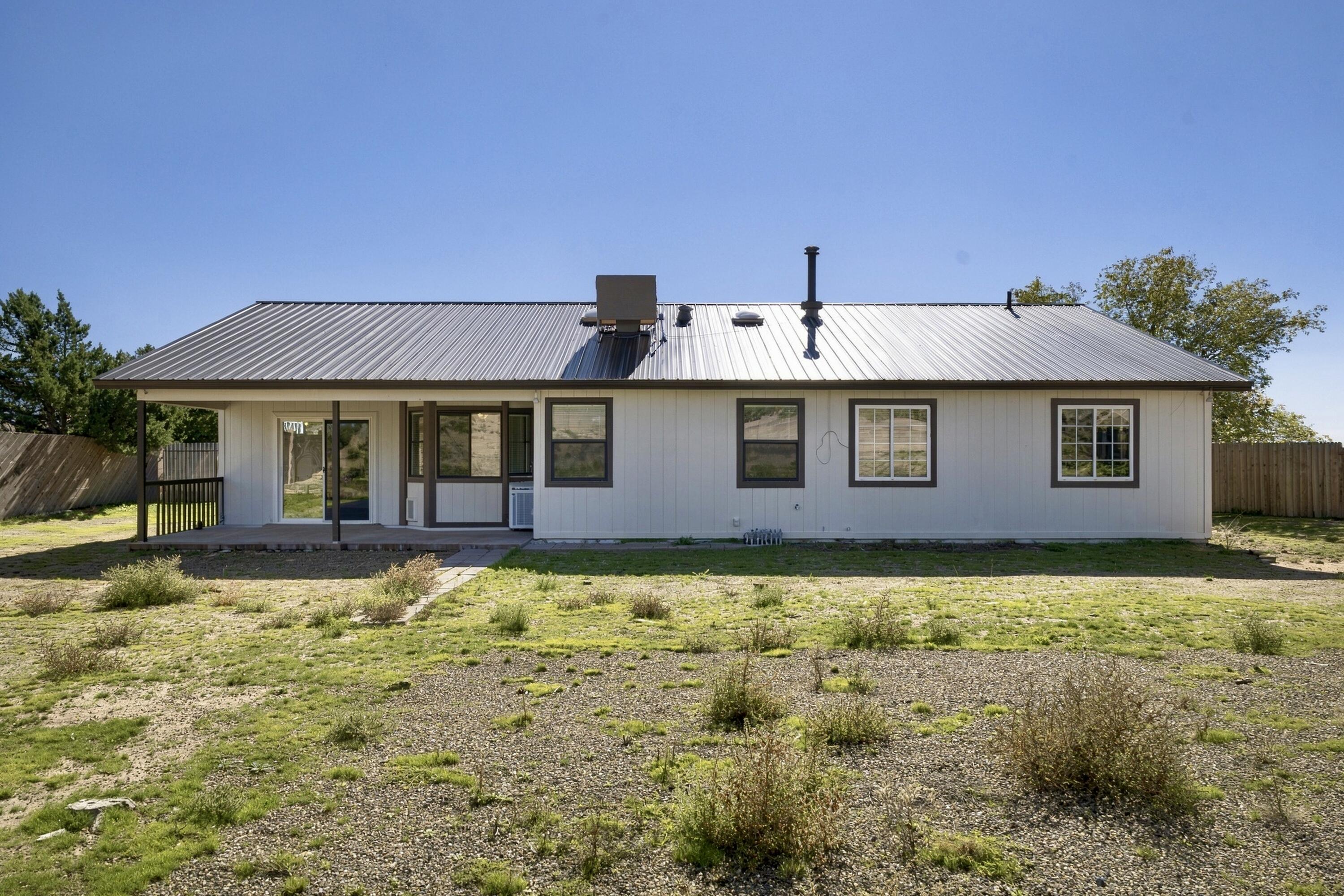 Photo 2 — 428 Annette Drive NE