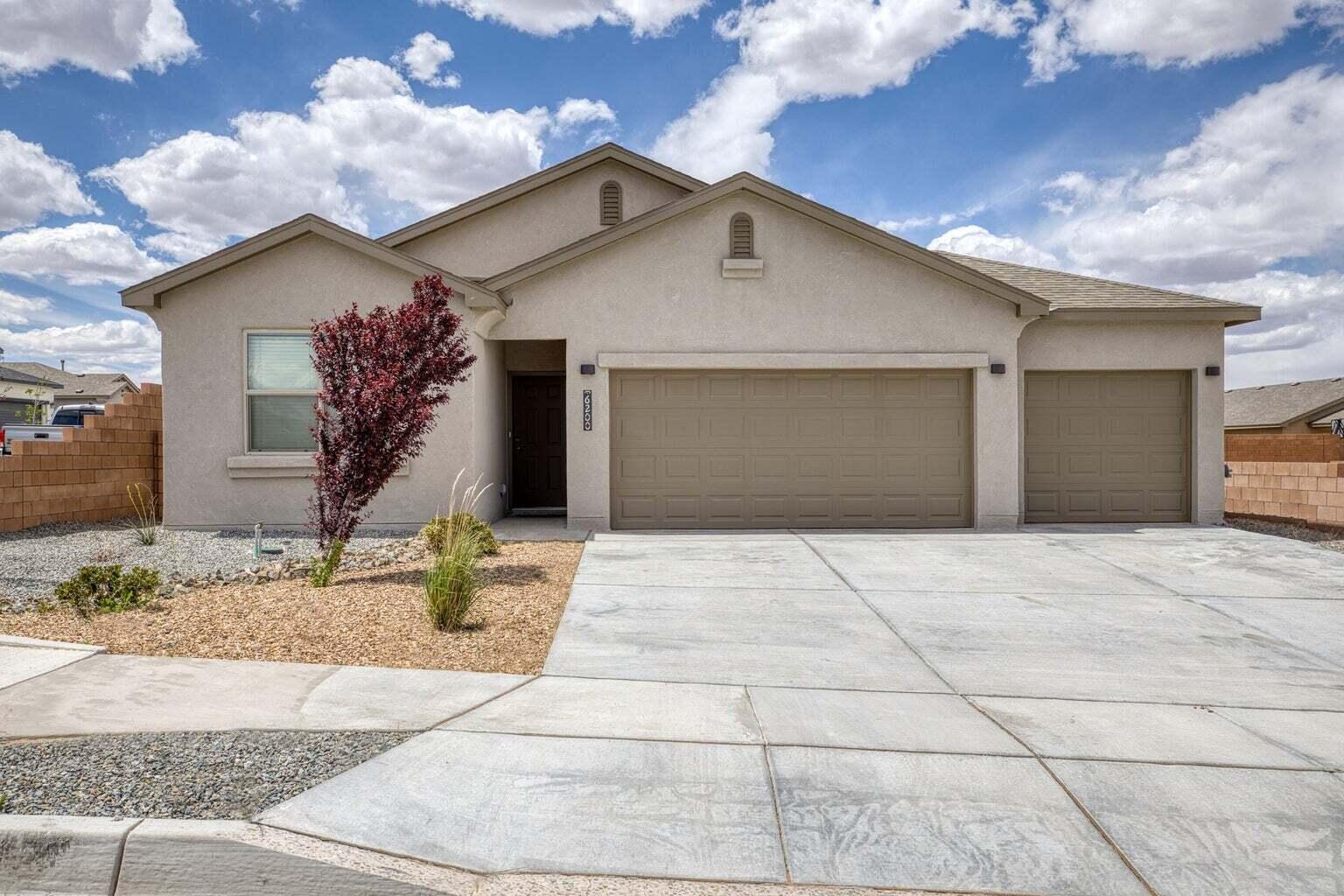 6200 White Hawk Drive NE, Rio Rancho, NM 87144