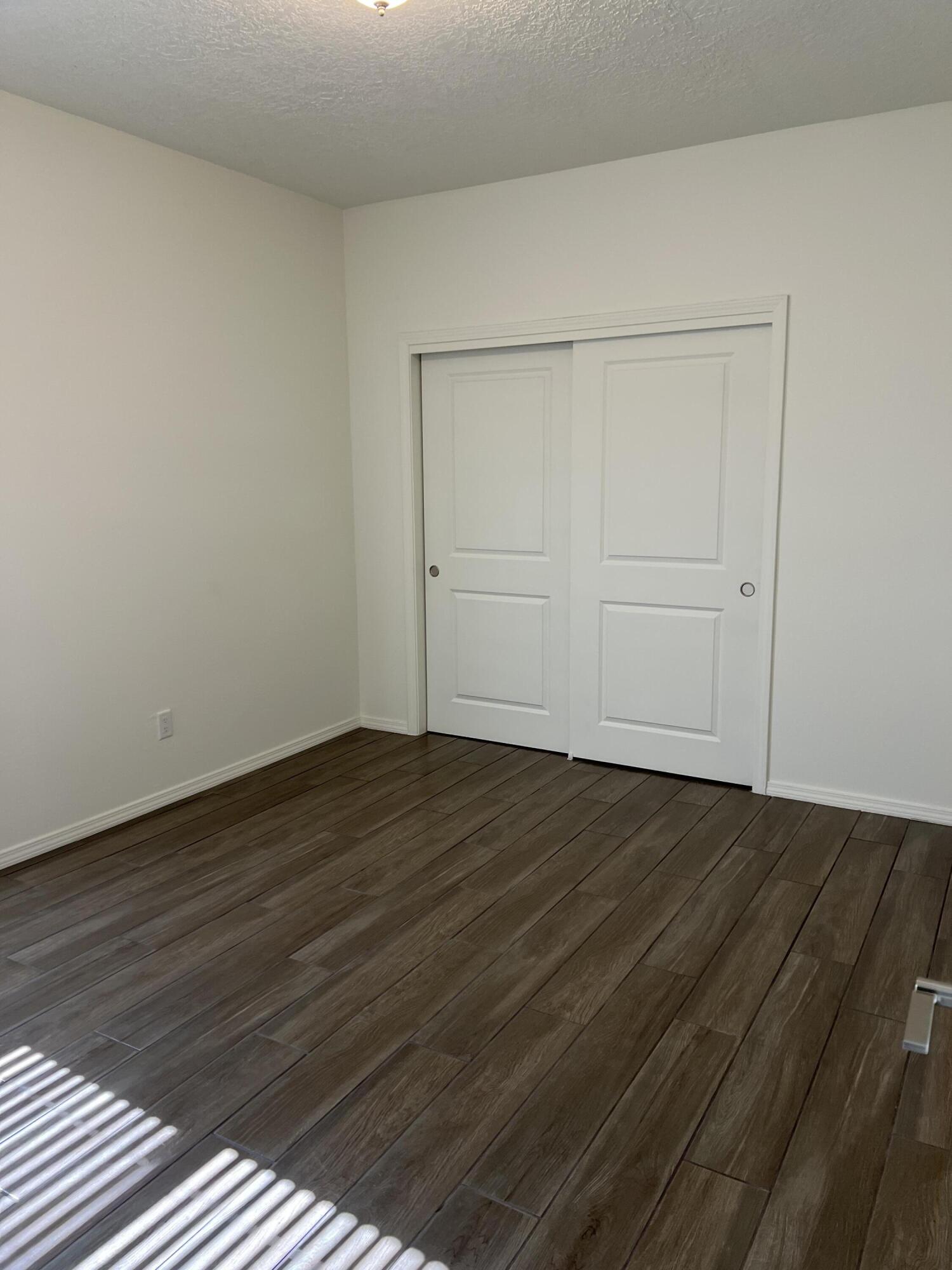 Photo 5 — 6200 White Hawk Drive NE