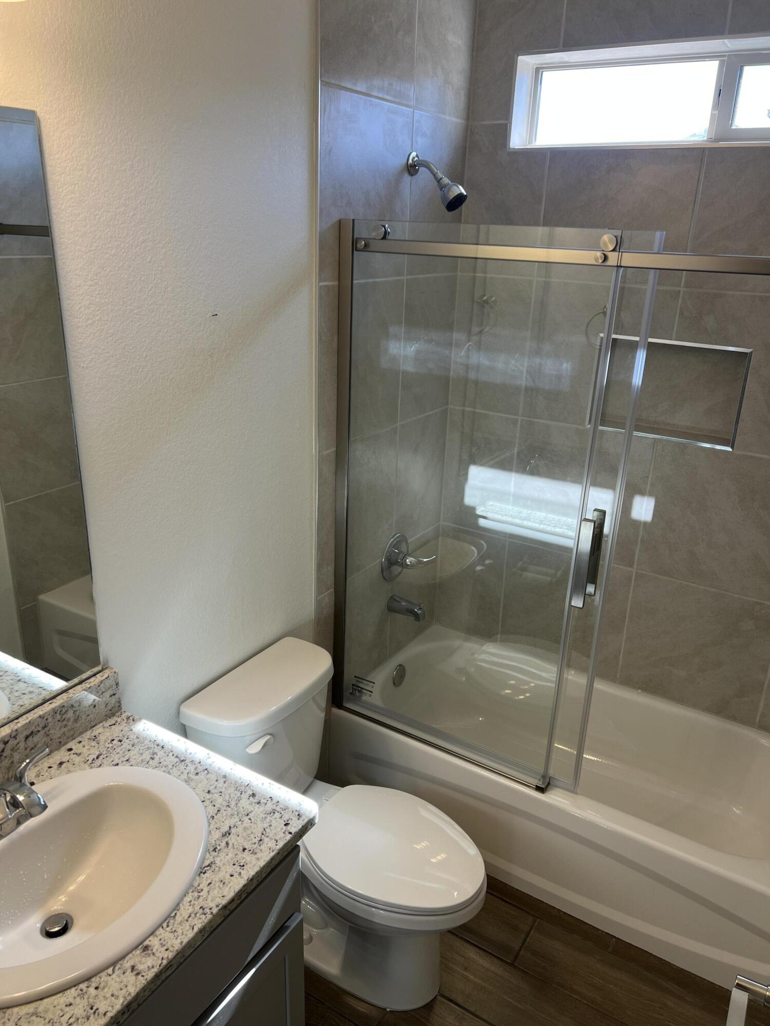 Photo 4 — 6200 White Hawk Drive NE