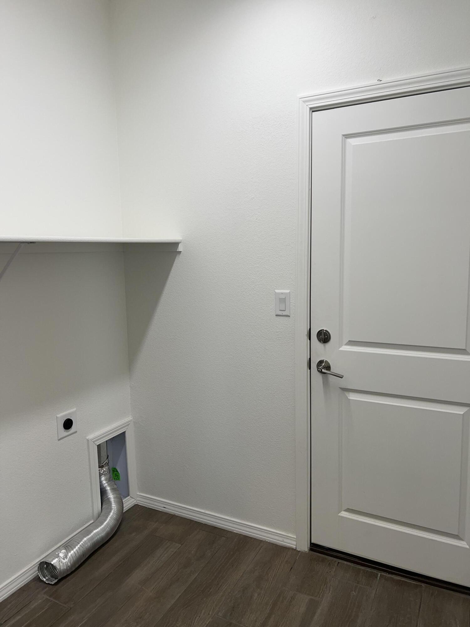 Photo 3 — 6200 White Hawk Drive NE