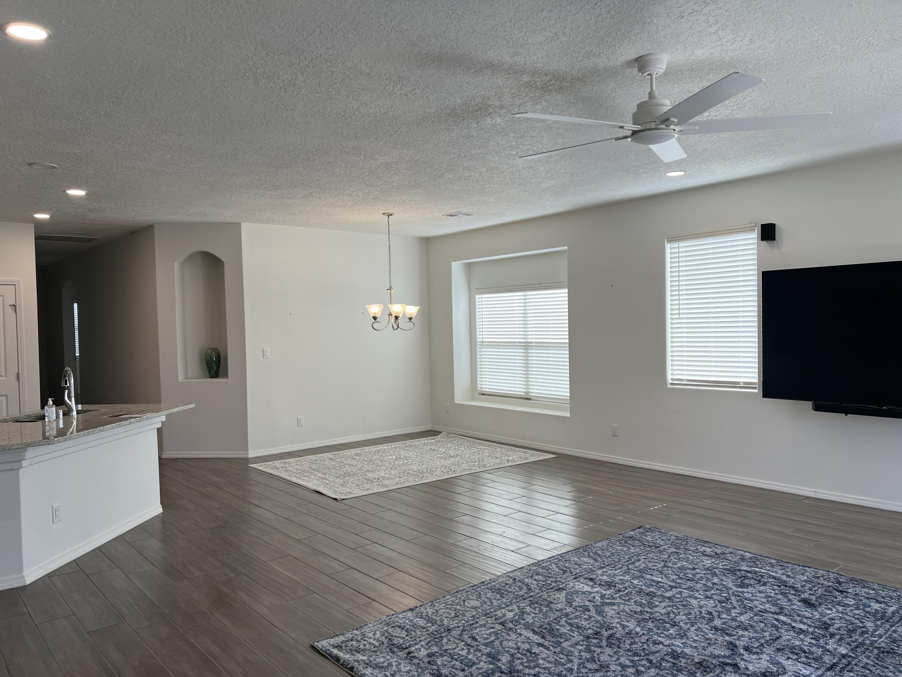 Photo 12 — 6200 White Hawk Drive NE