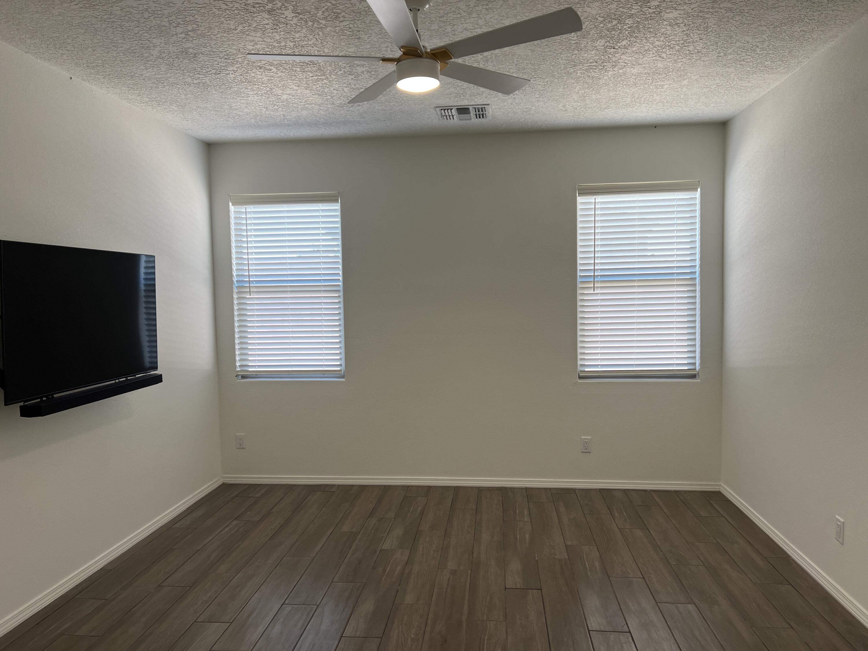 Photo 10 — 6200 White Hawk Drive NE