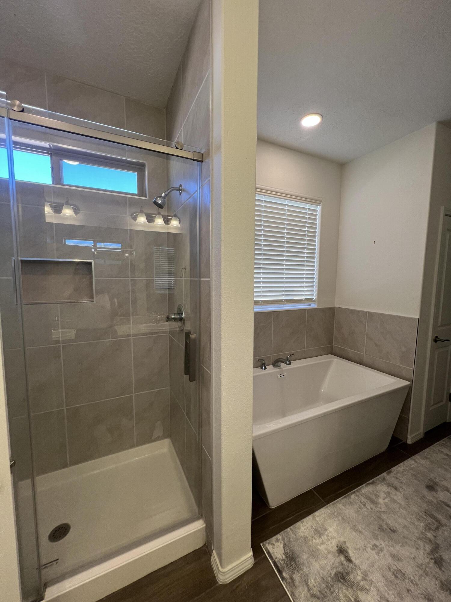 Photo 8 — 6200 White Hawk Drive NE