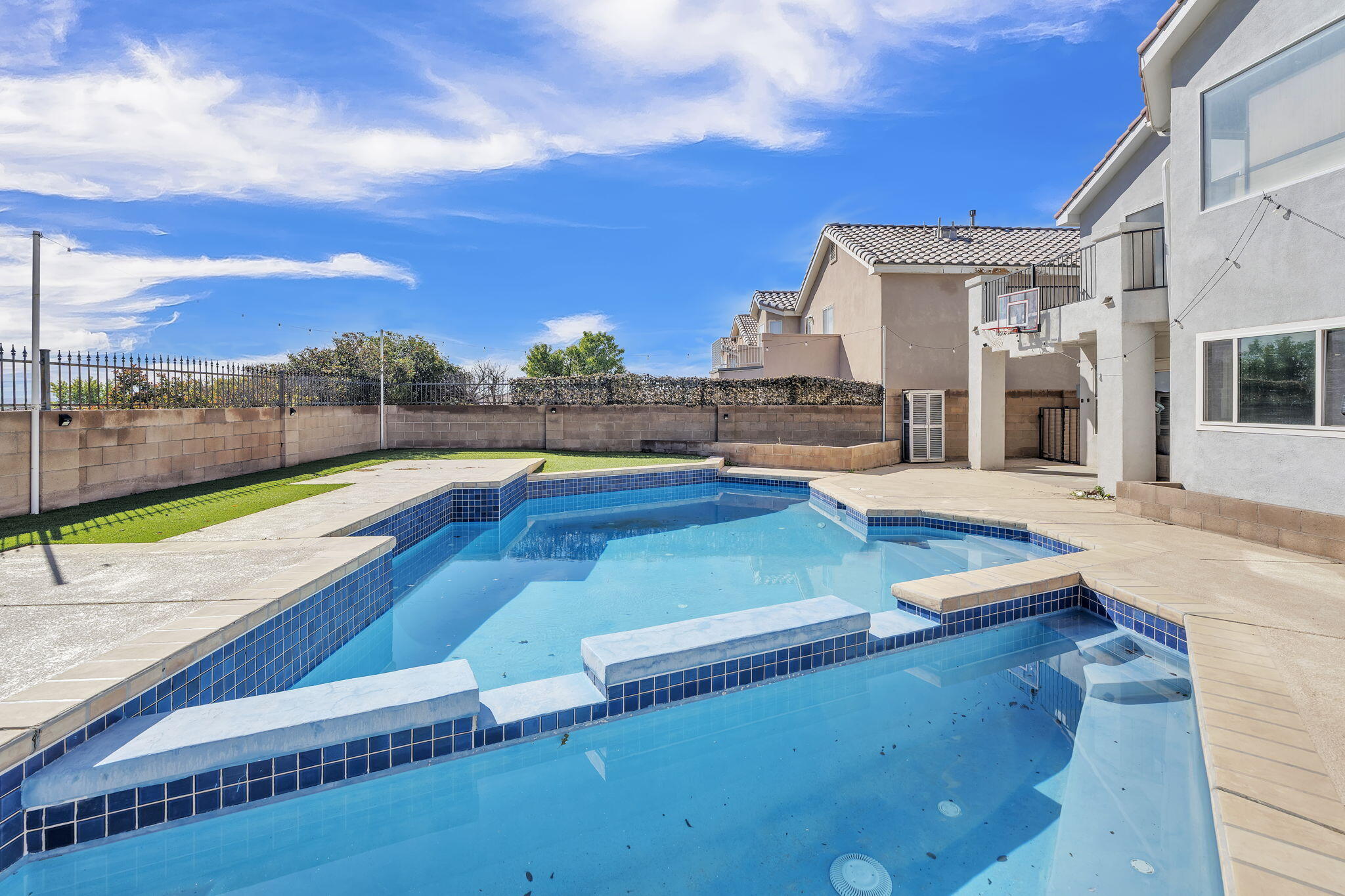 Photo 9 — 10408 Chaparro Drive NW