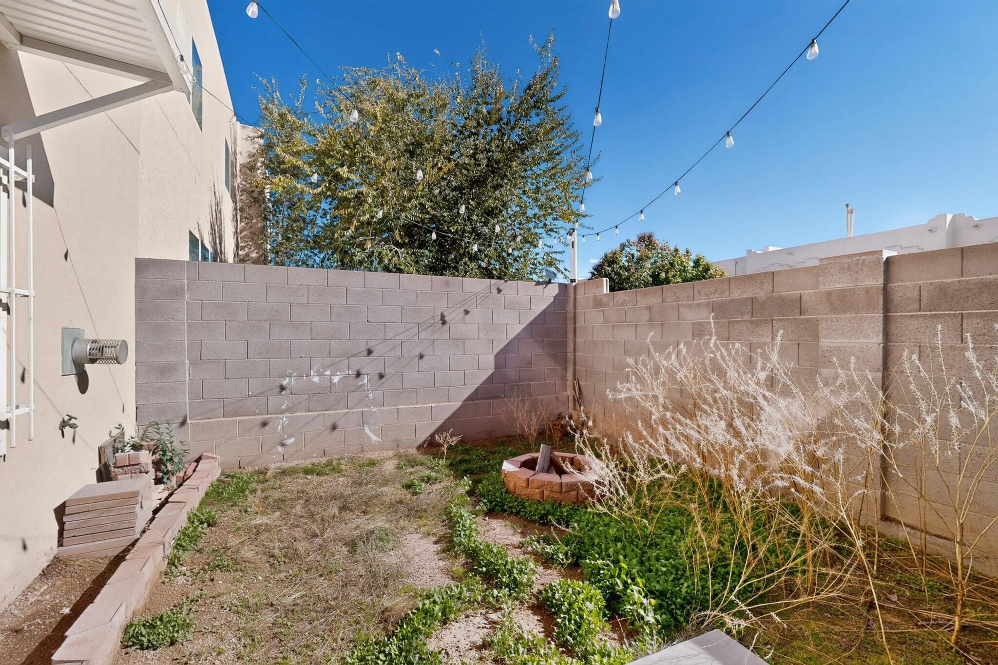 Photo 3 — 11312 Campo Del Oso Avenue NE