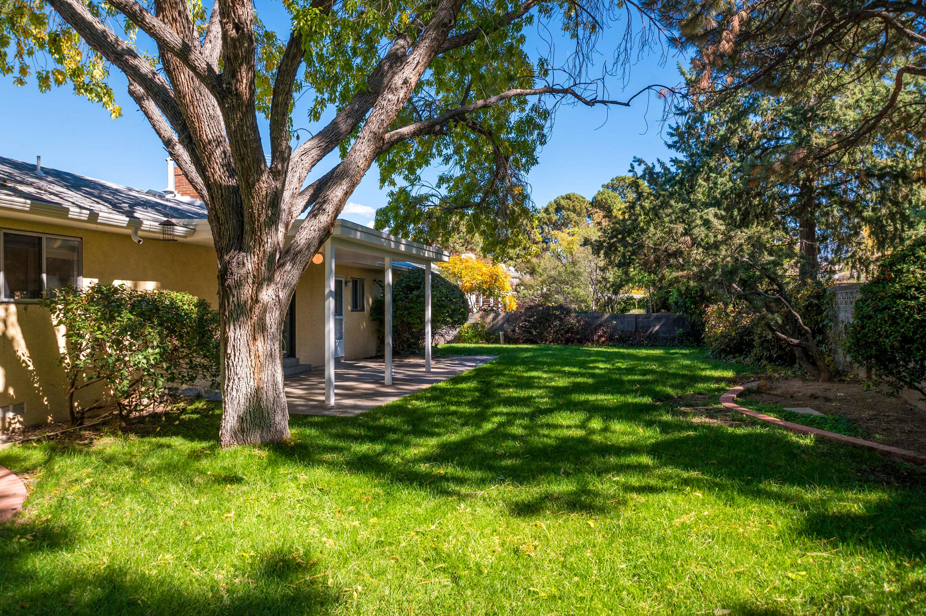 Photo 4 — 7404 Vista Del Arroyo Avenue NE