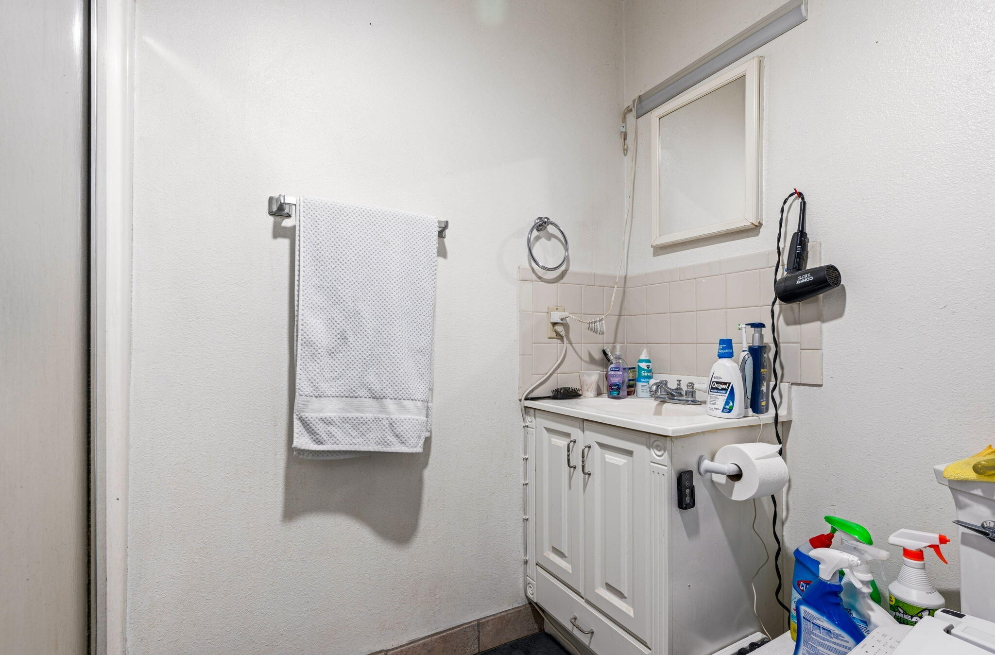Photo 17 — 302 Fisher Avenue