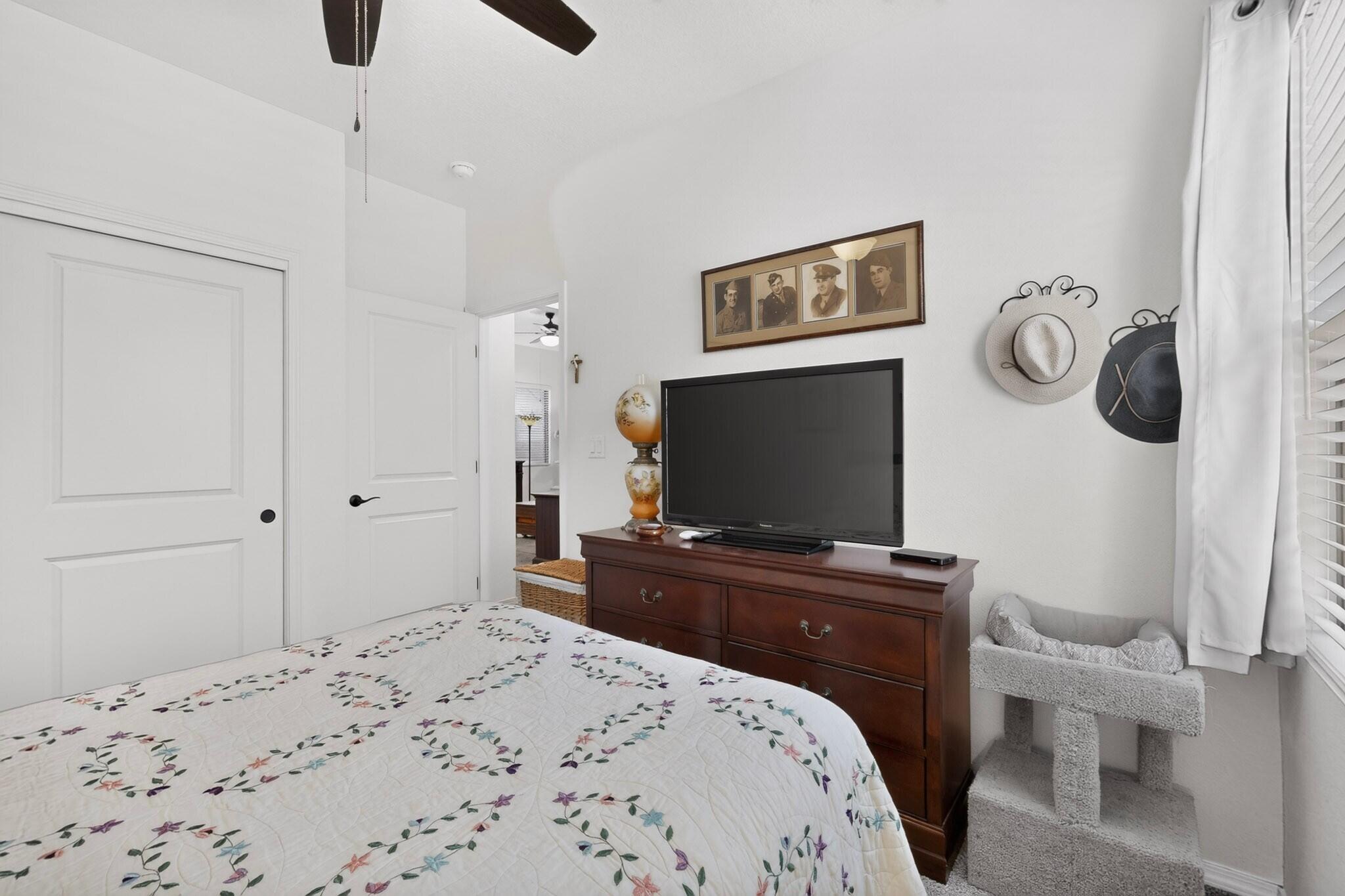 Photo 19 — 4989 Findley Street SW