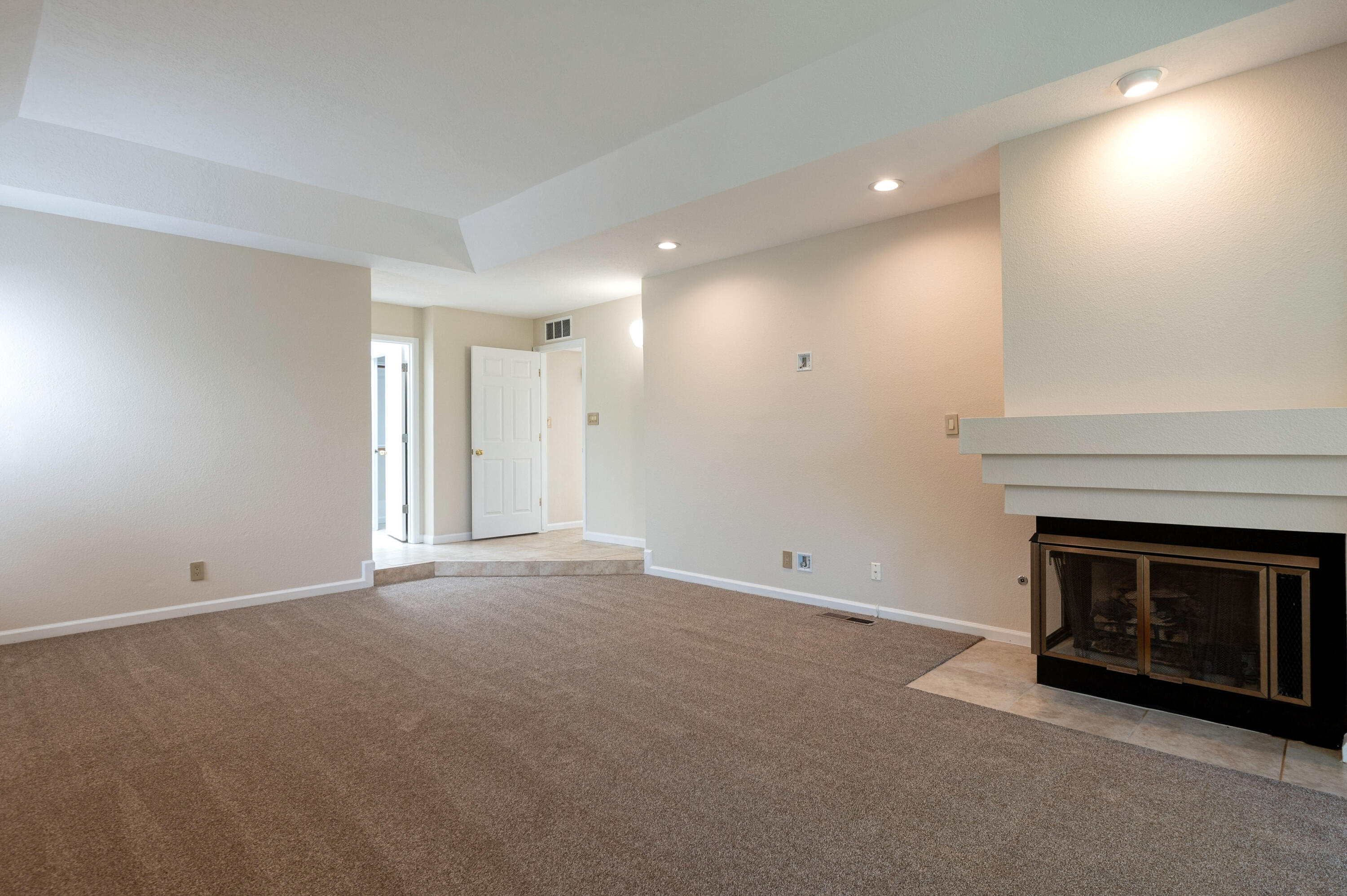 Photo 17 — 10620 Prestwick NE