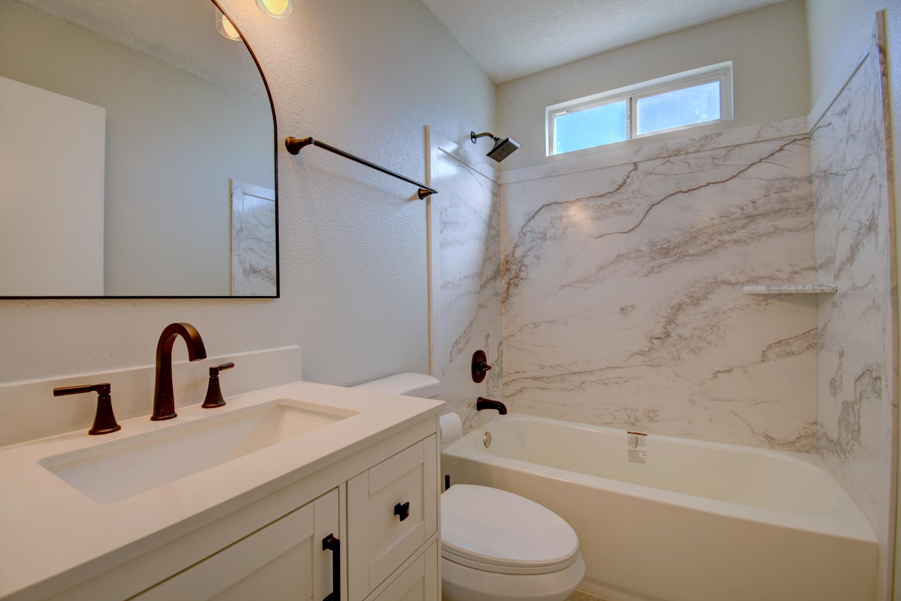 Photo 8 — 119 Saffin Drive SE