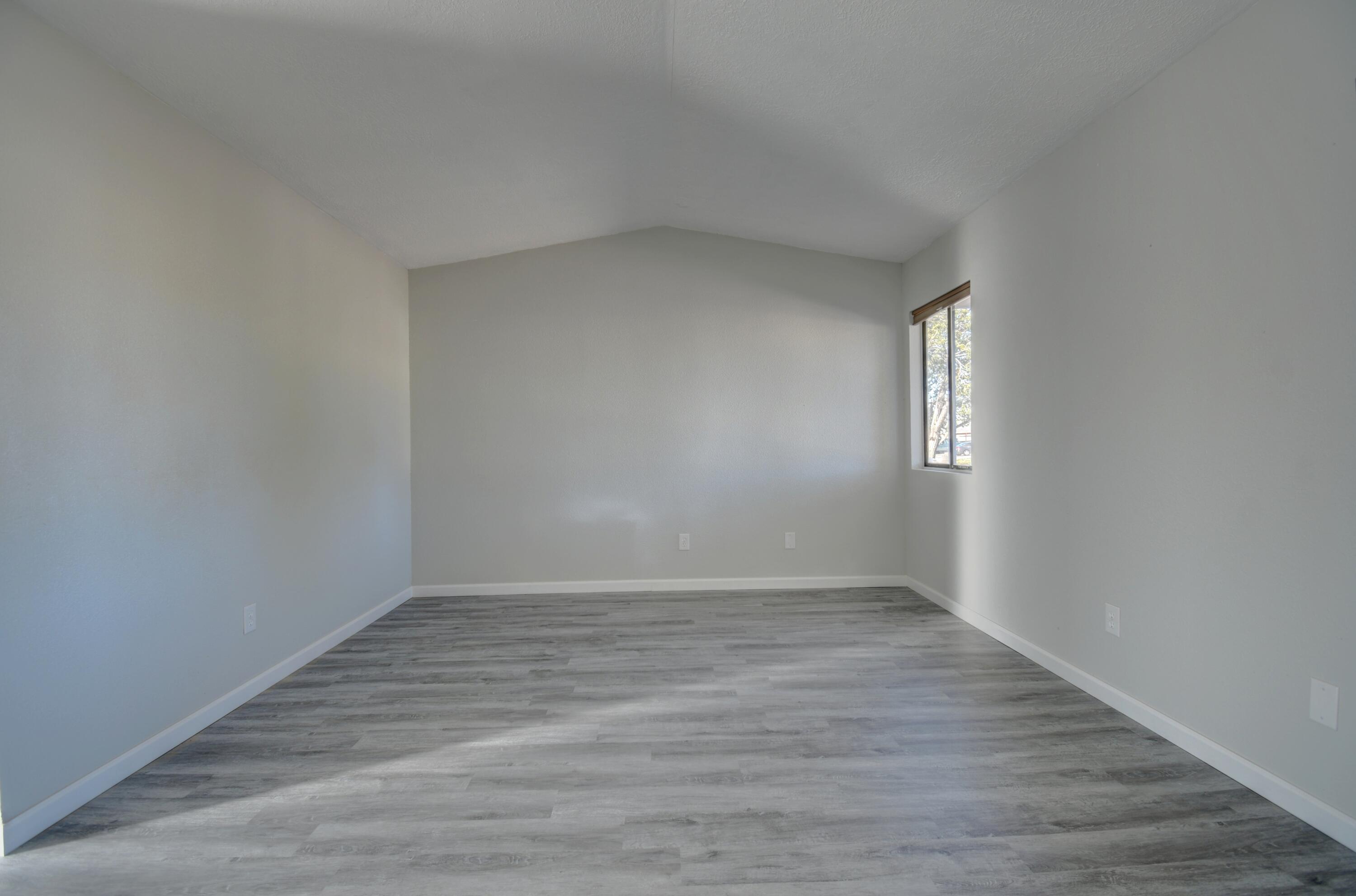 Photo 19 — 119 Saffin Drive SE