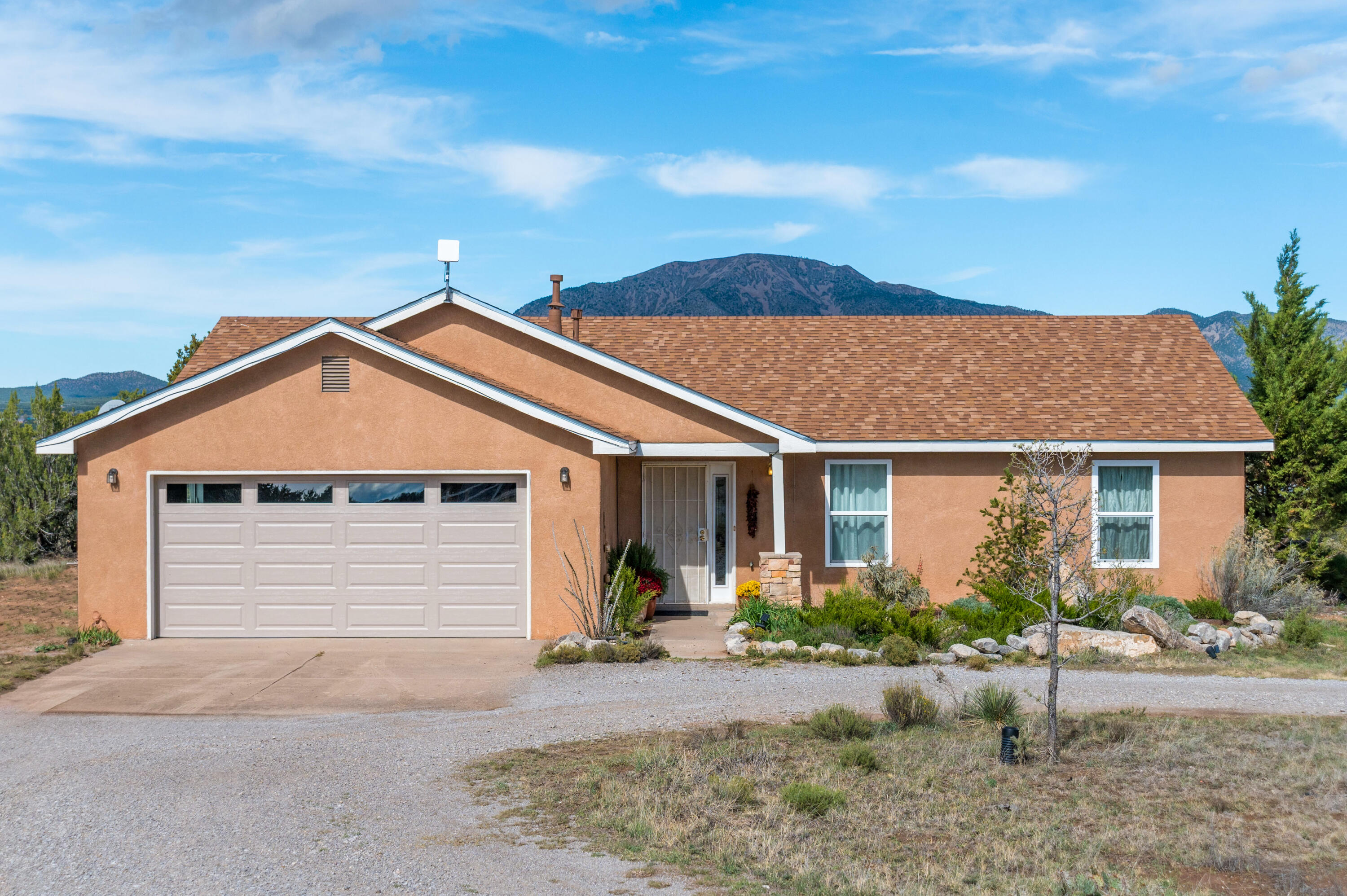 25 Cajun Court, Edgewood, NM 87015