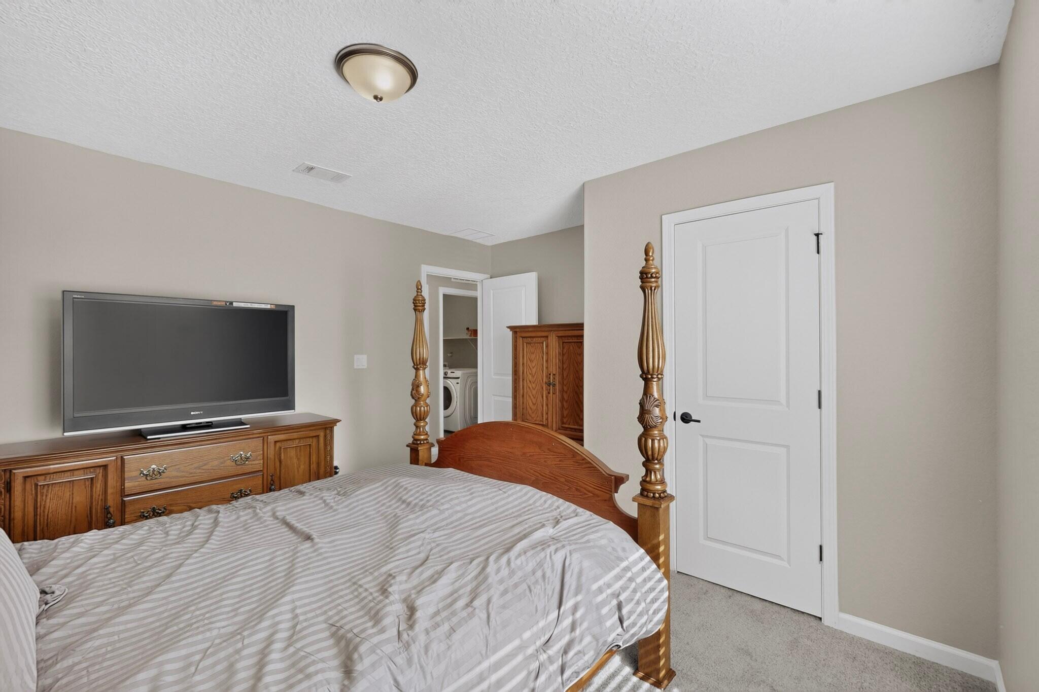 Photo 20 — 3058 Shannon Lane NE
