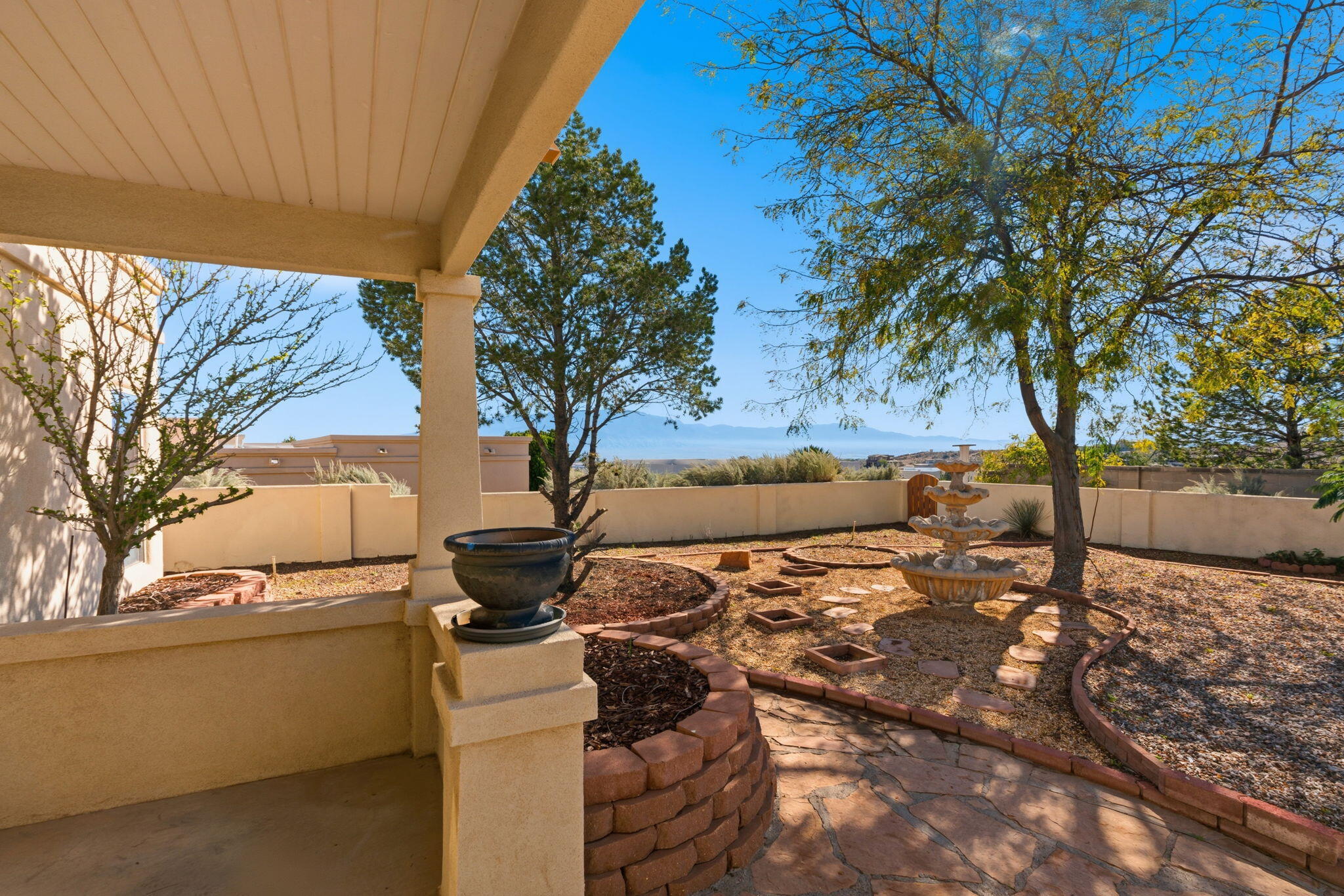 Photo 5 — 2216 Flagstone Road NE