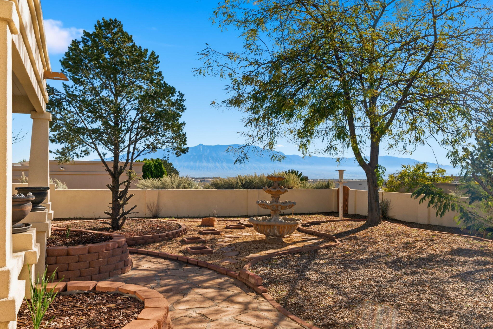 Photo 4 — 2216 Flagstone Road NE
