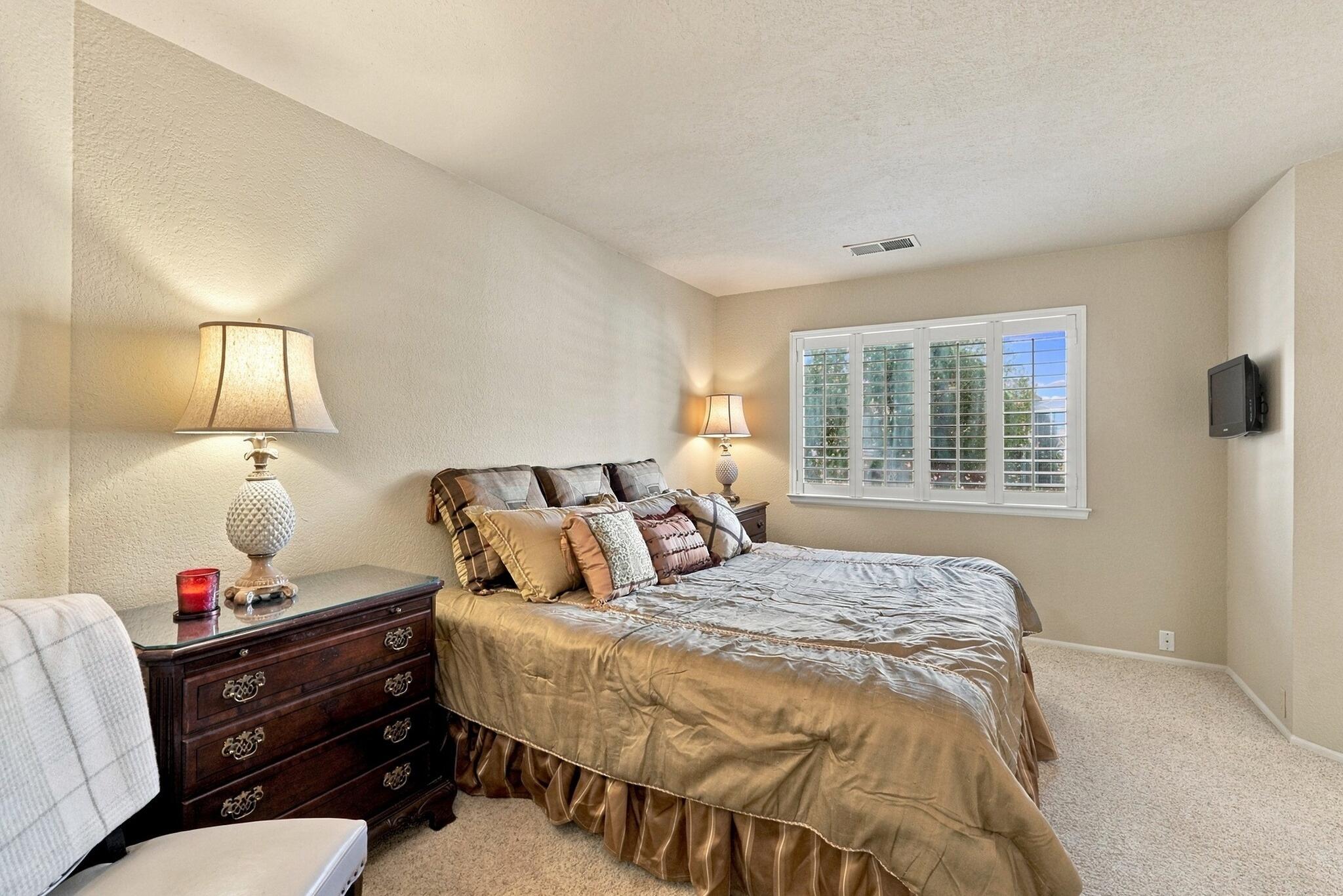 Photo 14 — 10601 Lagrange Park Drive NE