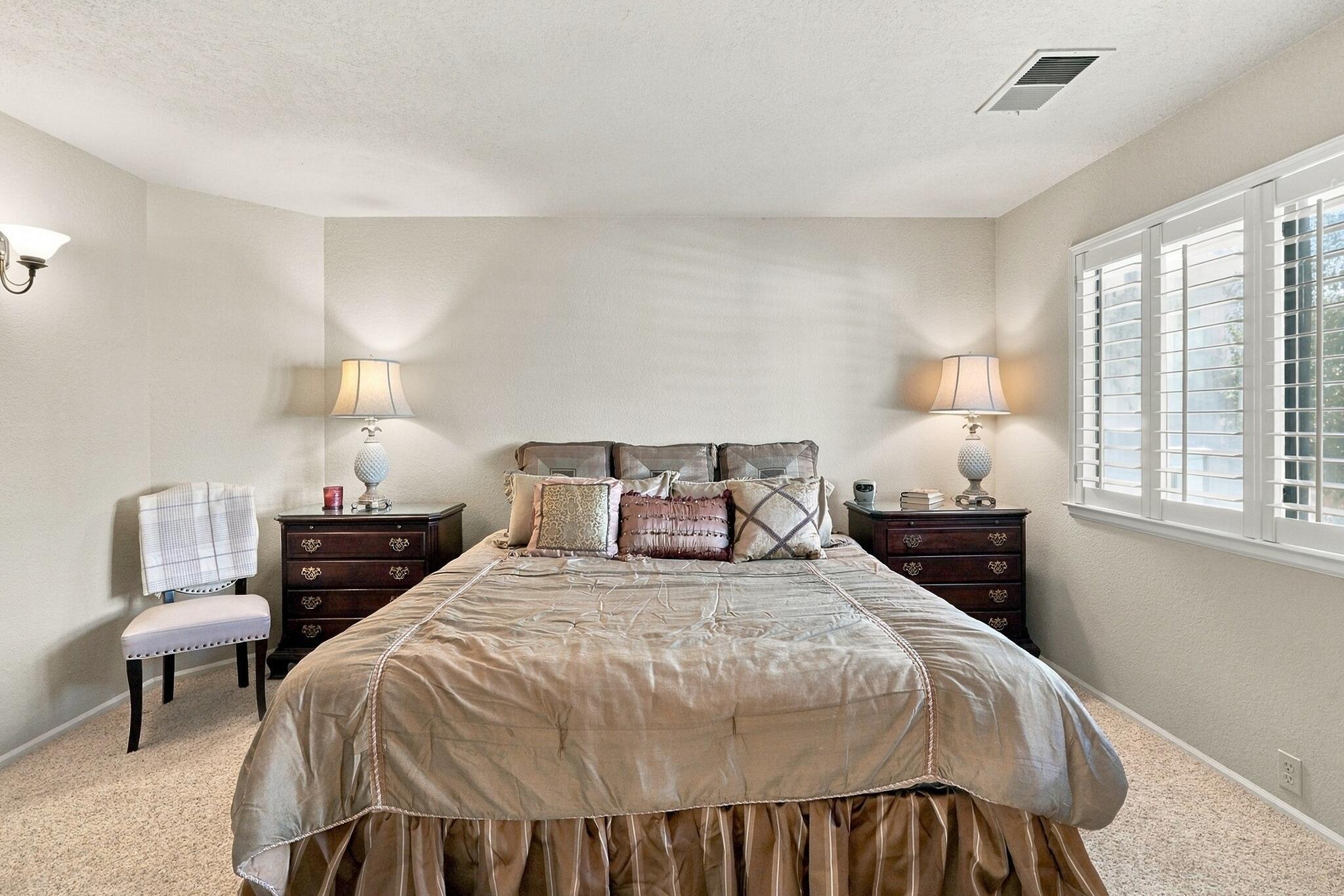 Photo 13 — 10601 Lagrange Park Drive NE
