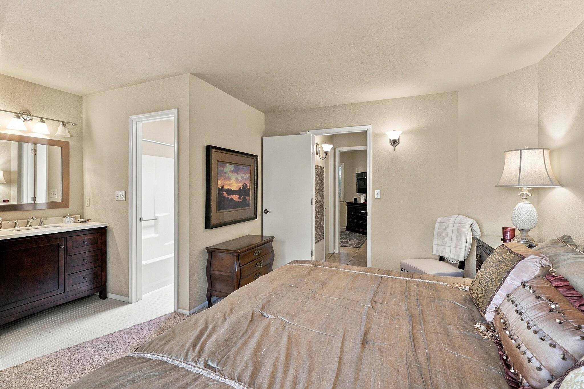 Photo 12 — 10601 Lagrange Park Drive NE