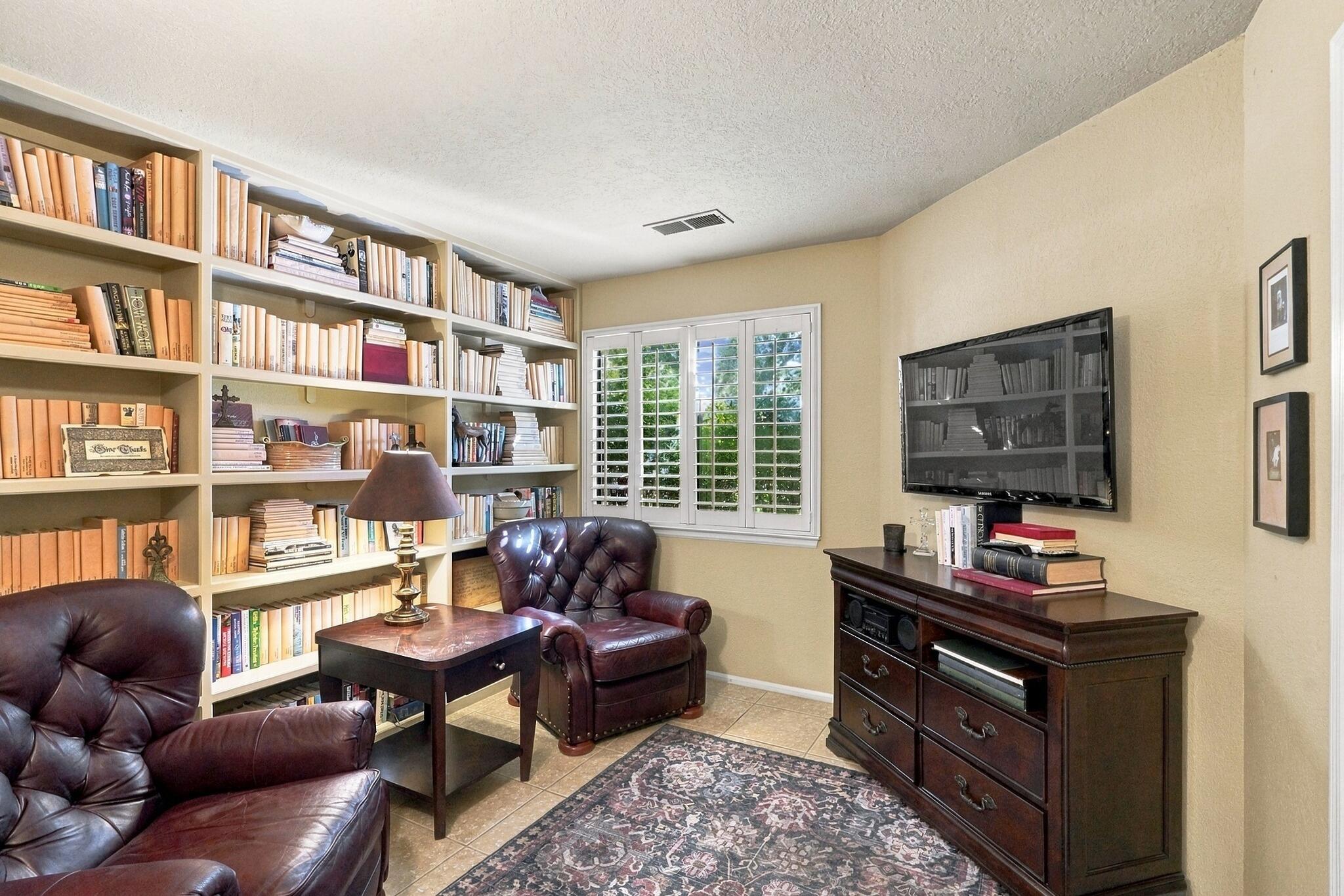 Photo 9 — 10601 Lagrange Park Drive NE