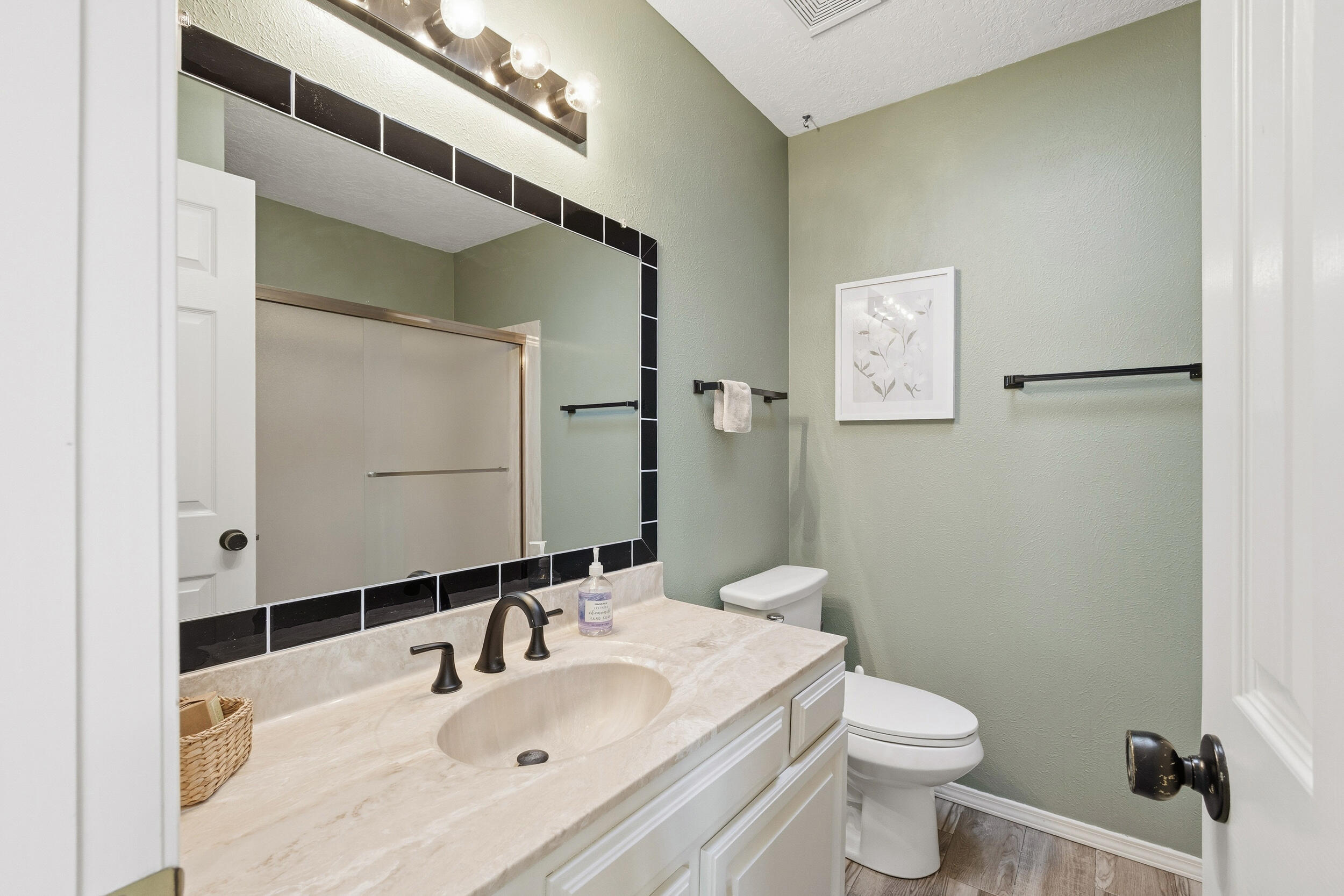 Photo 16 — 9524 Sierra Vista Court NE