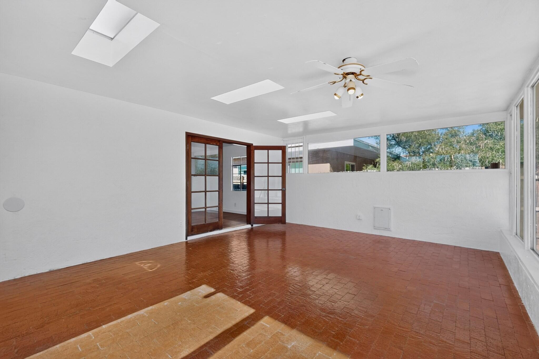 Photo 12 — 645 Valencia Drive SE