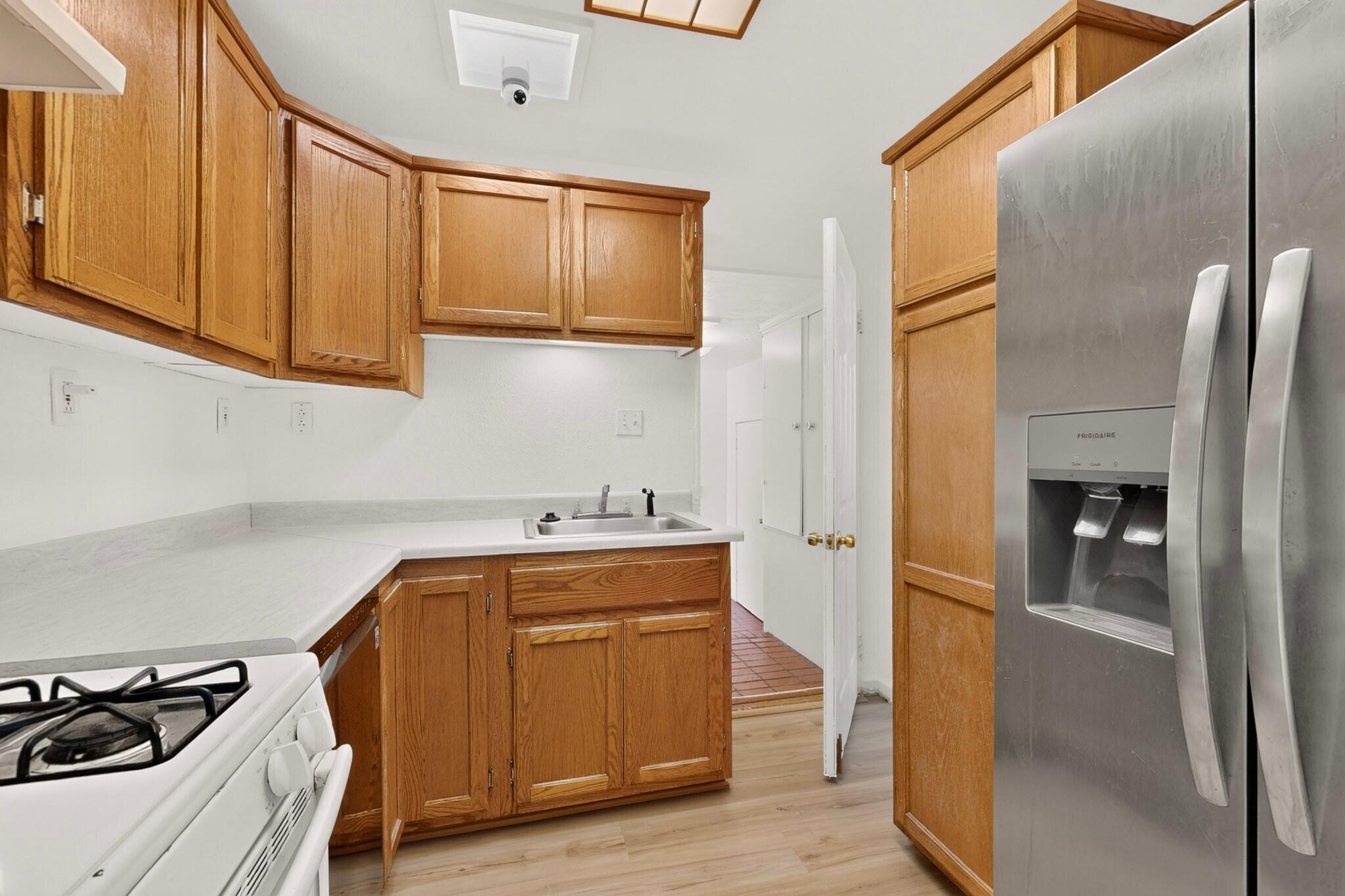 Photo 19 — 645 Valencia Drive SE