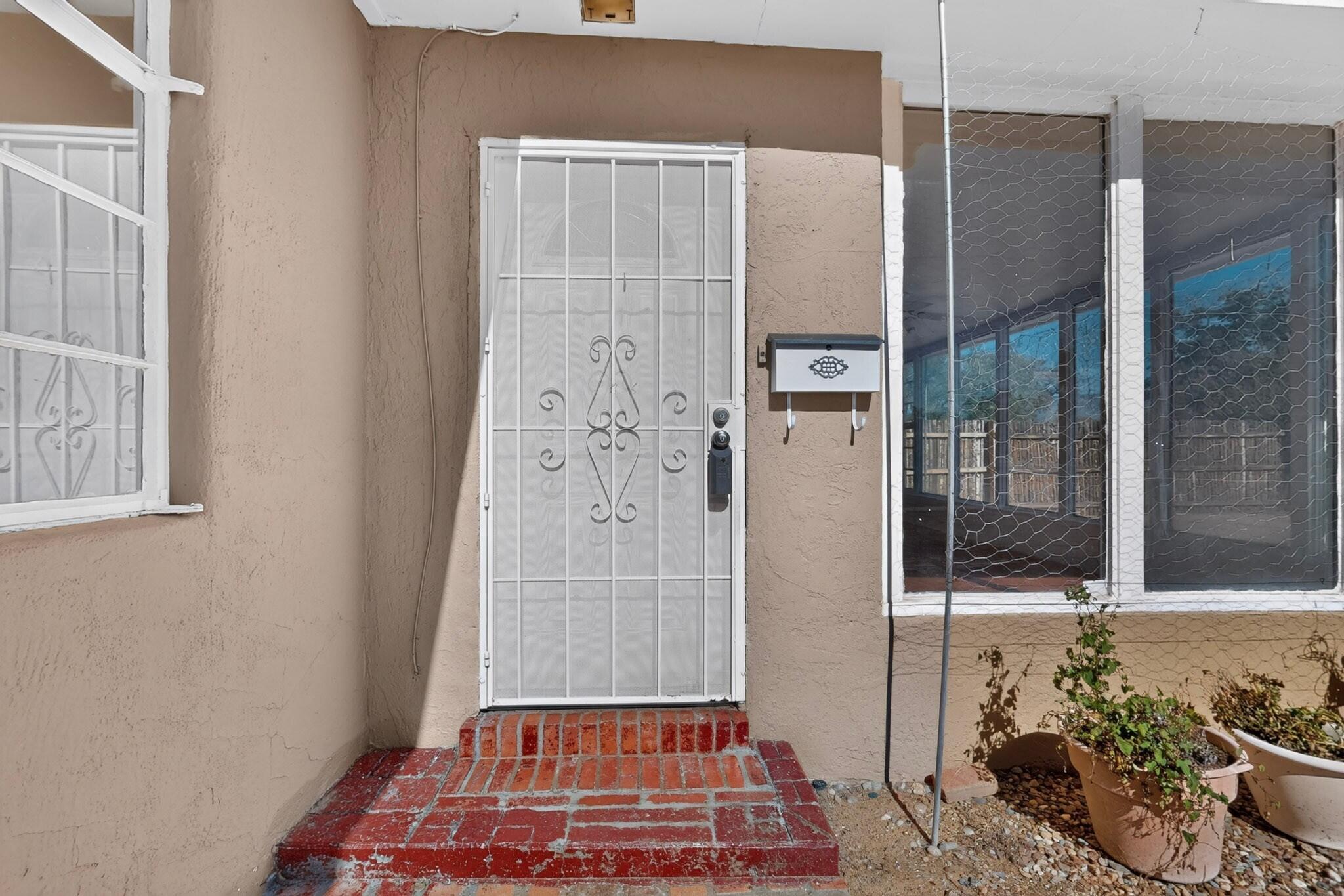 Photo 7 — 645 Valencia Drive SE