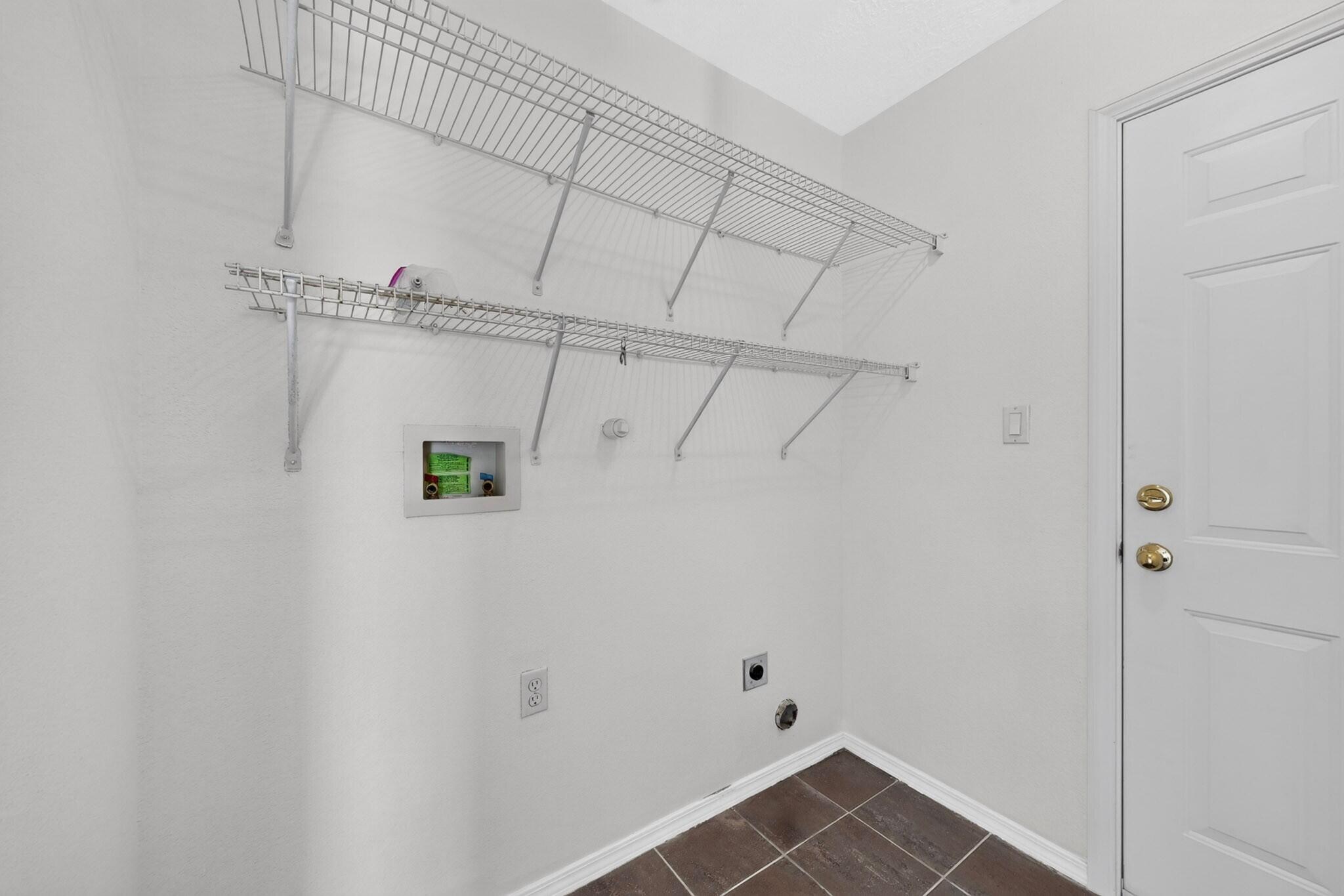 Photo 5 — 8604 Gunnison Place NW