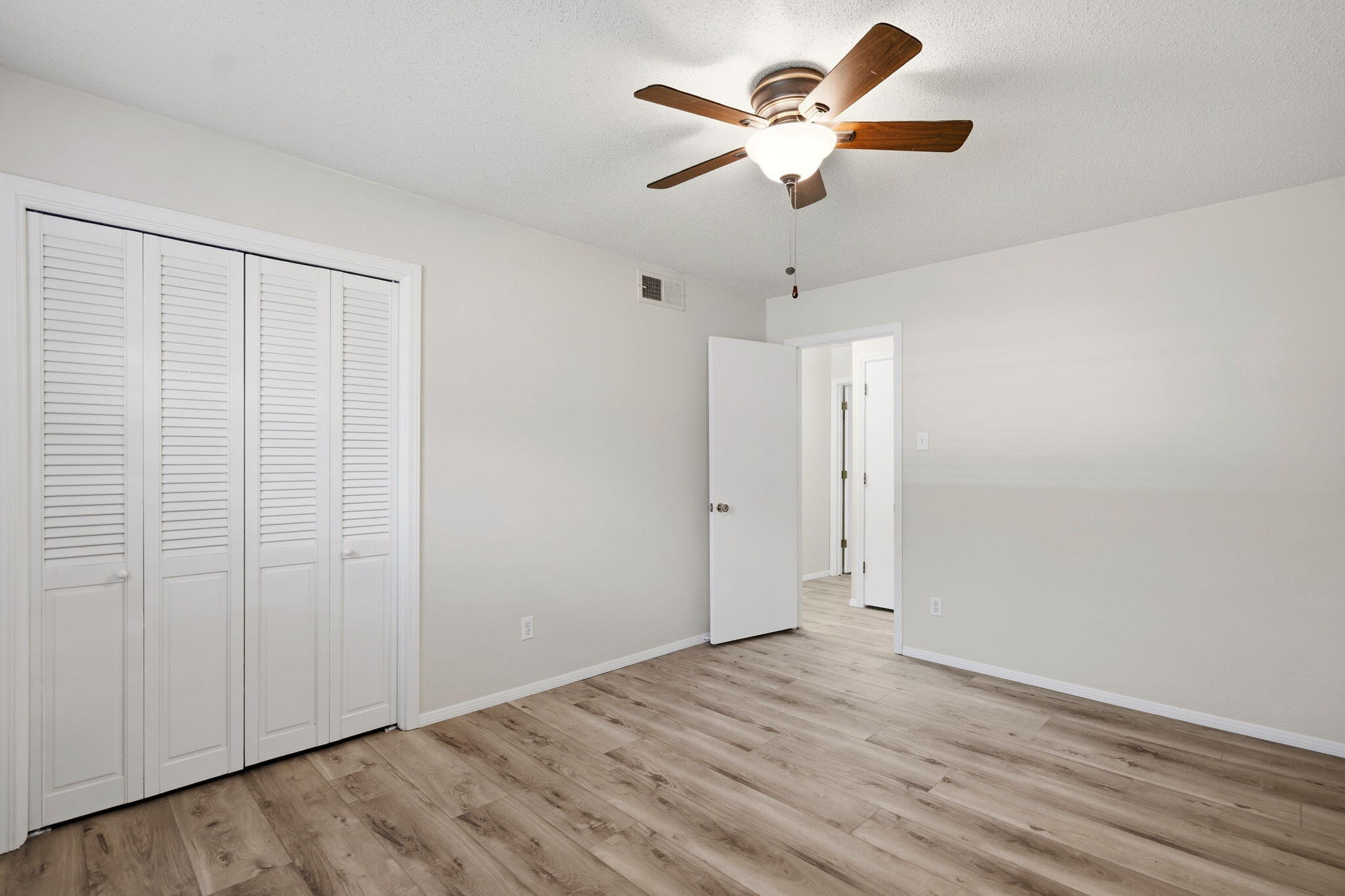 Photo 11 — 8504 Princess Jeanne Avenue NE