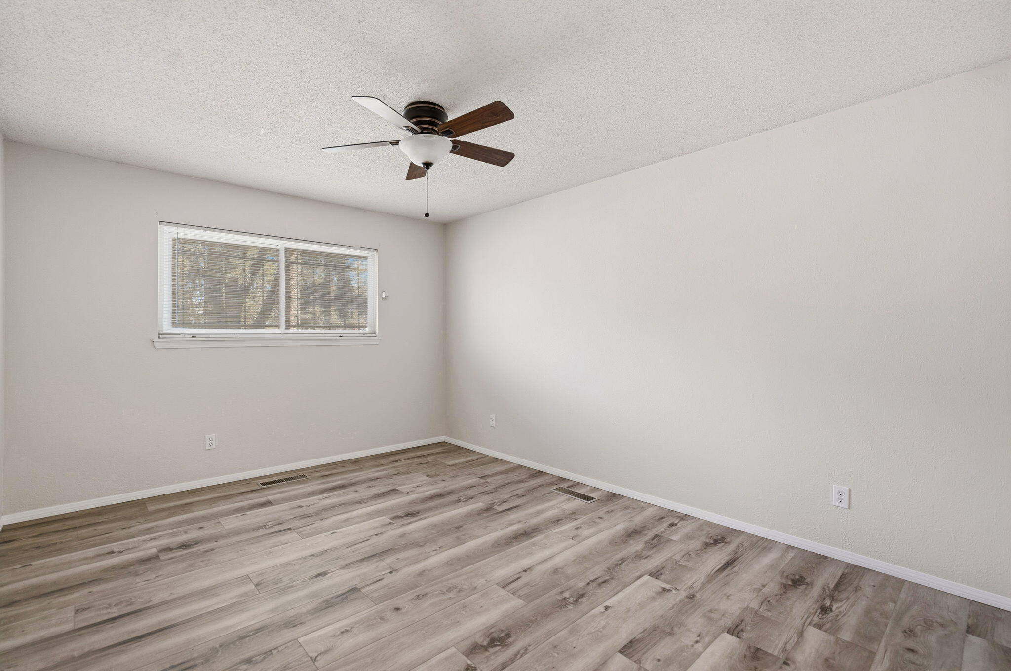 Photo 13 — 8504 Princess Jeanne Avenue NE