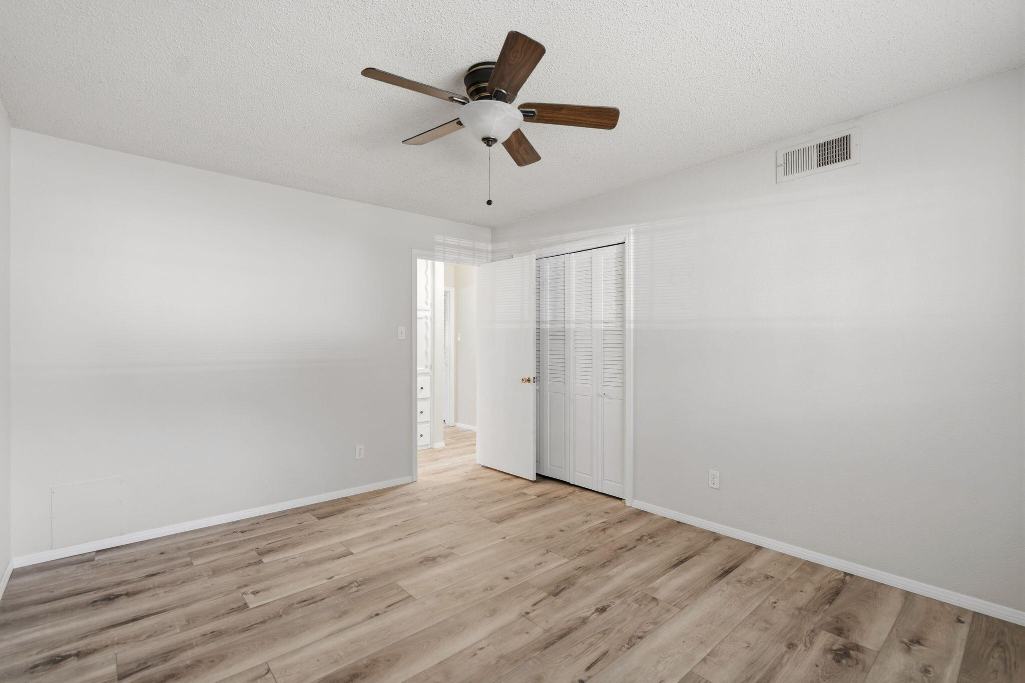 Photo 14 — 8504 Princess Jeanne Avenue NE