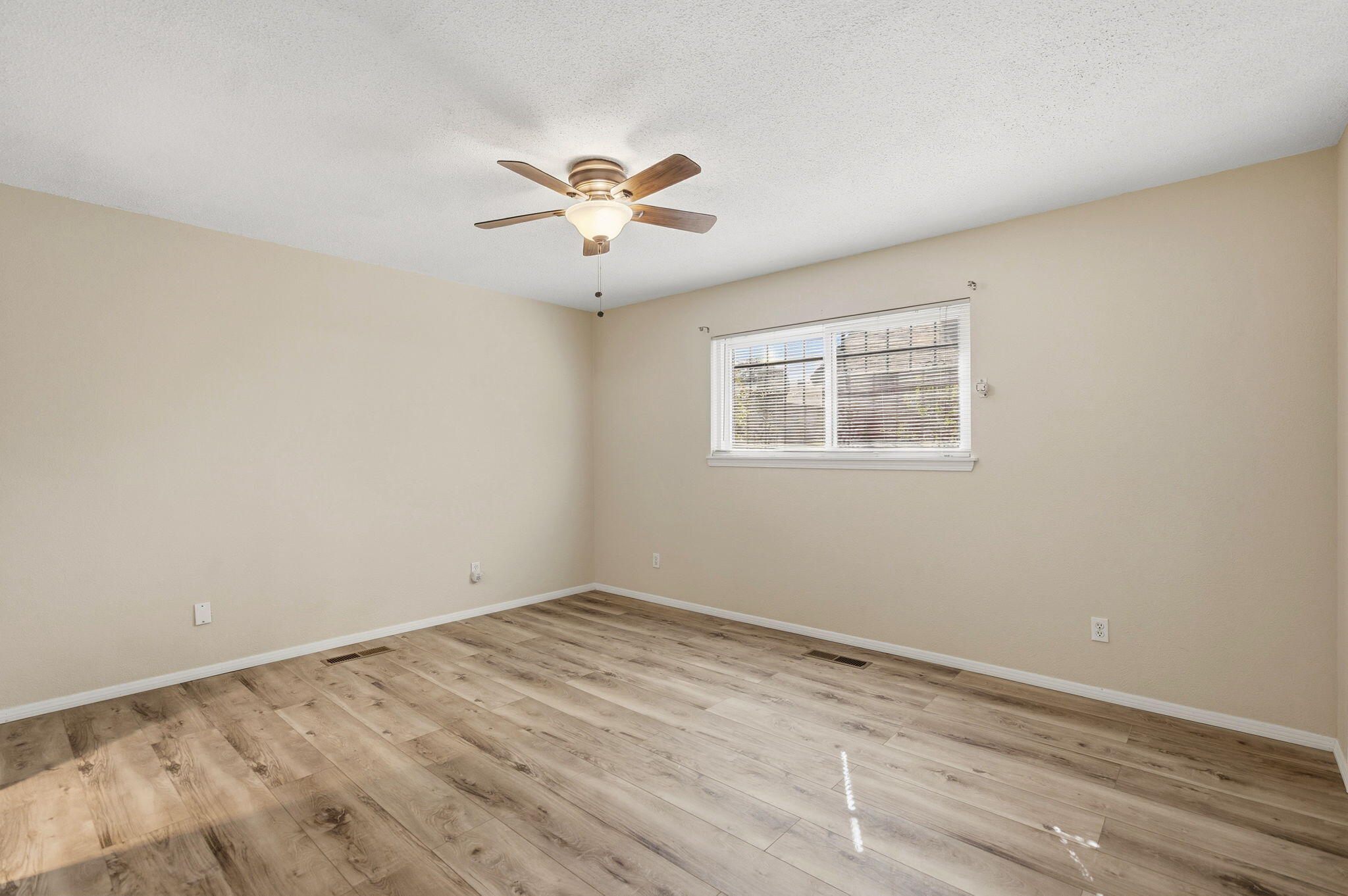 Photo 15 — 8504 Princess Jeanne Avenue NE