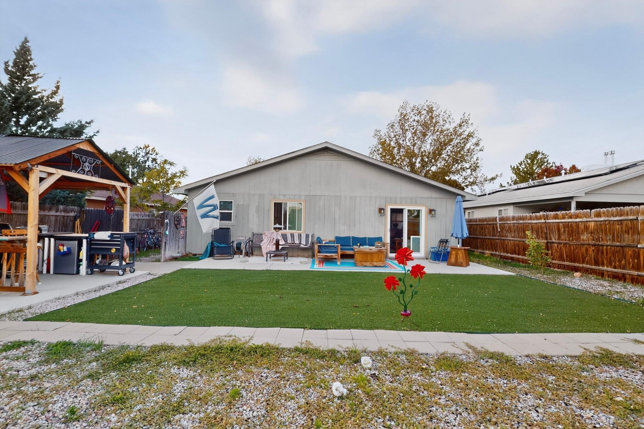Photo 2 — 3016 Laurel Meadows Drive NE