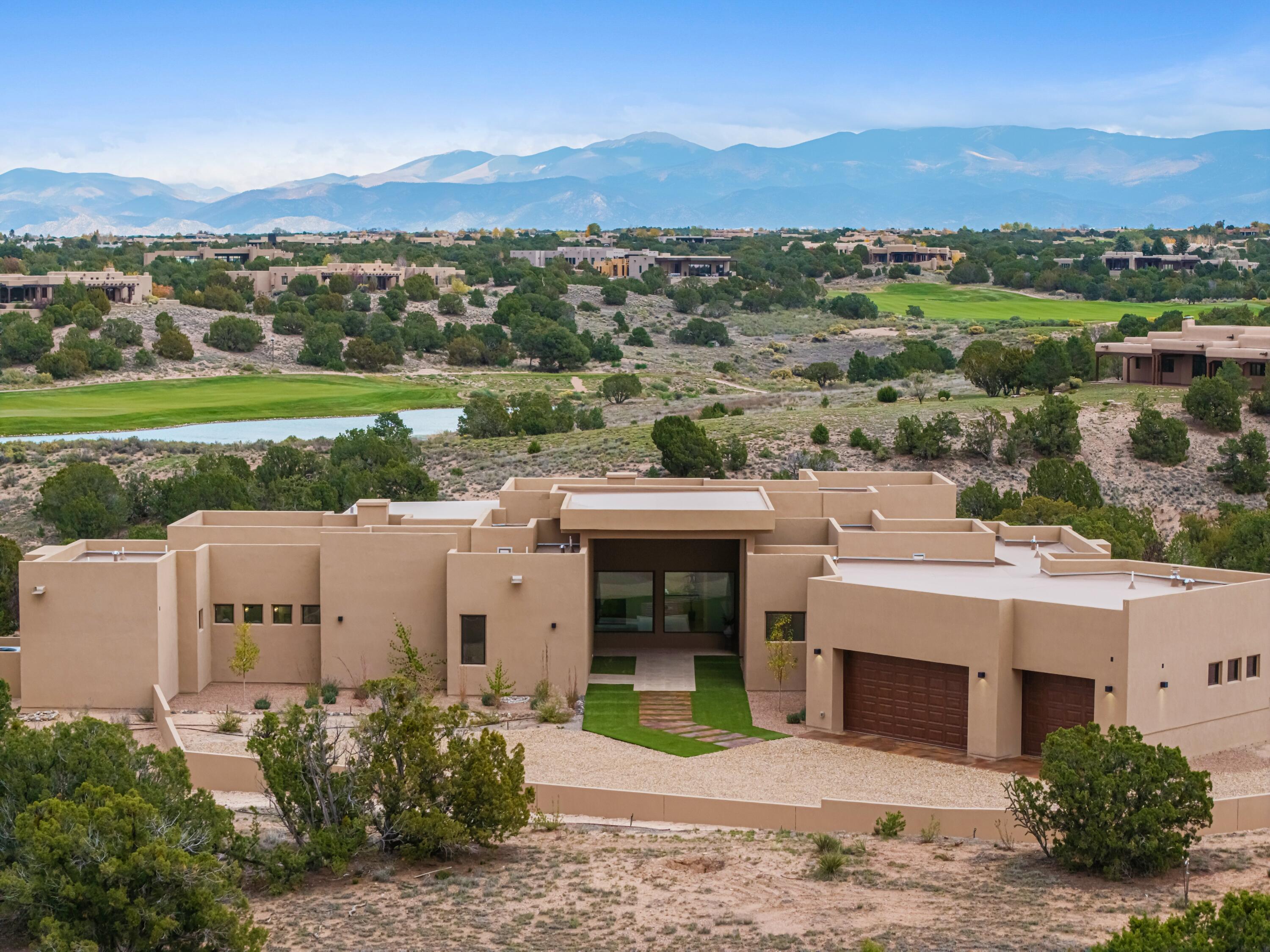 9 Tamarisk Trail, Santa Fe, NM 87506