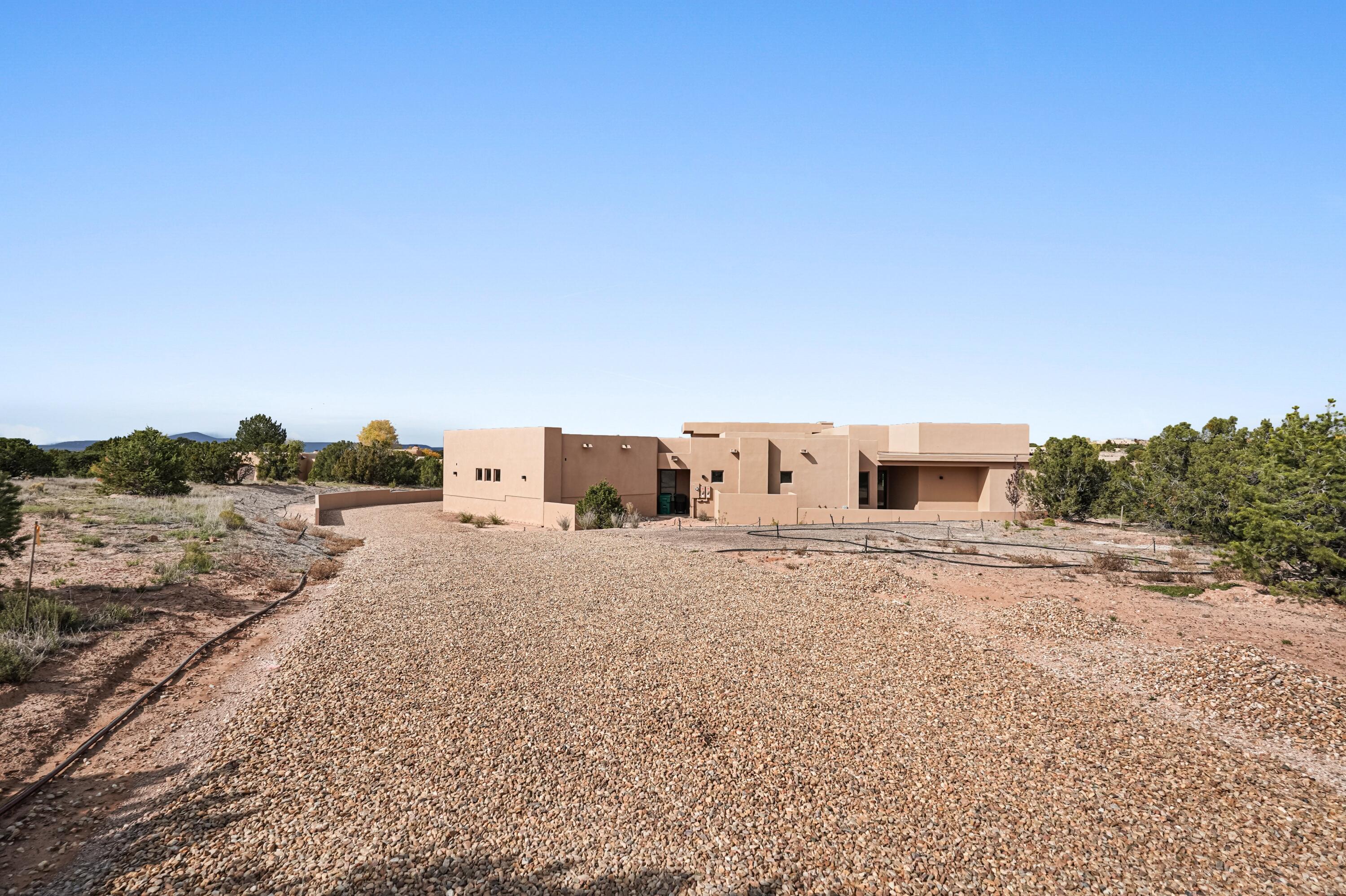 Photo 3 — 9 Tamarisk Trail
