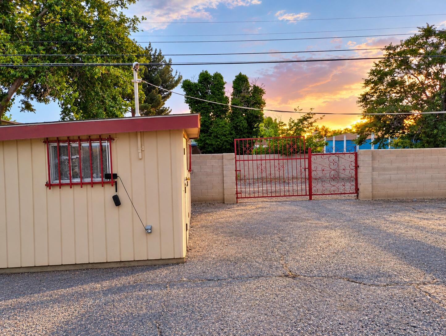 Photo 4 — 2833 San Mateo Boulevard NE