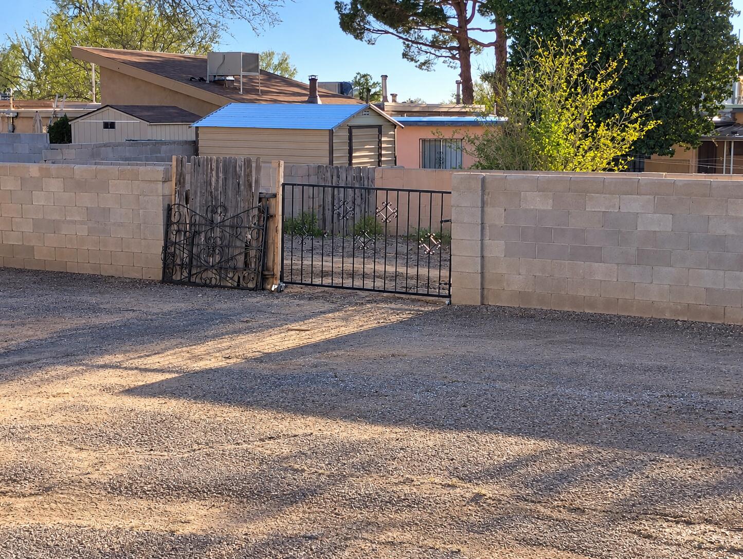 Photo 3 — 2833 San Mateo Boulevard NE