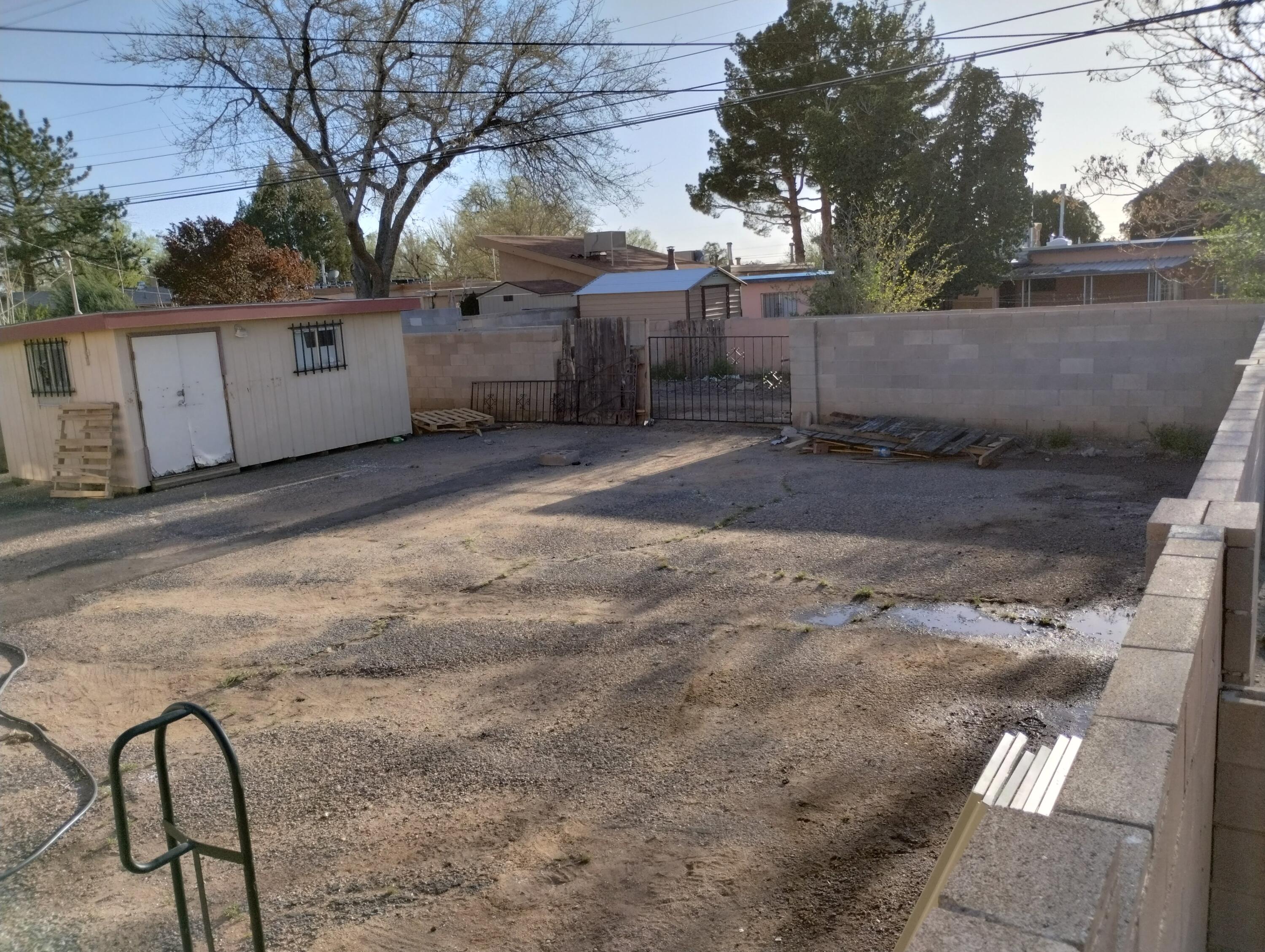 Photo 2 — 2833 San Mateo Boulevard NE