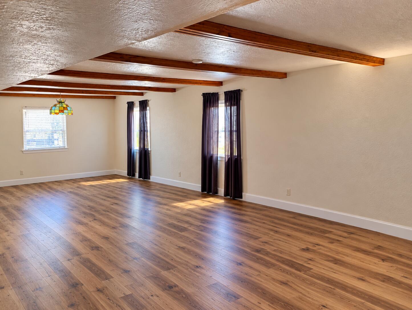 Photo 16 — 2833 San Mateo Boulevard NE