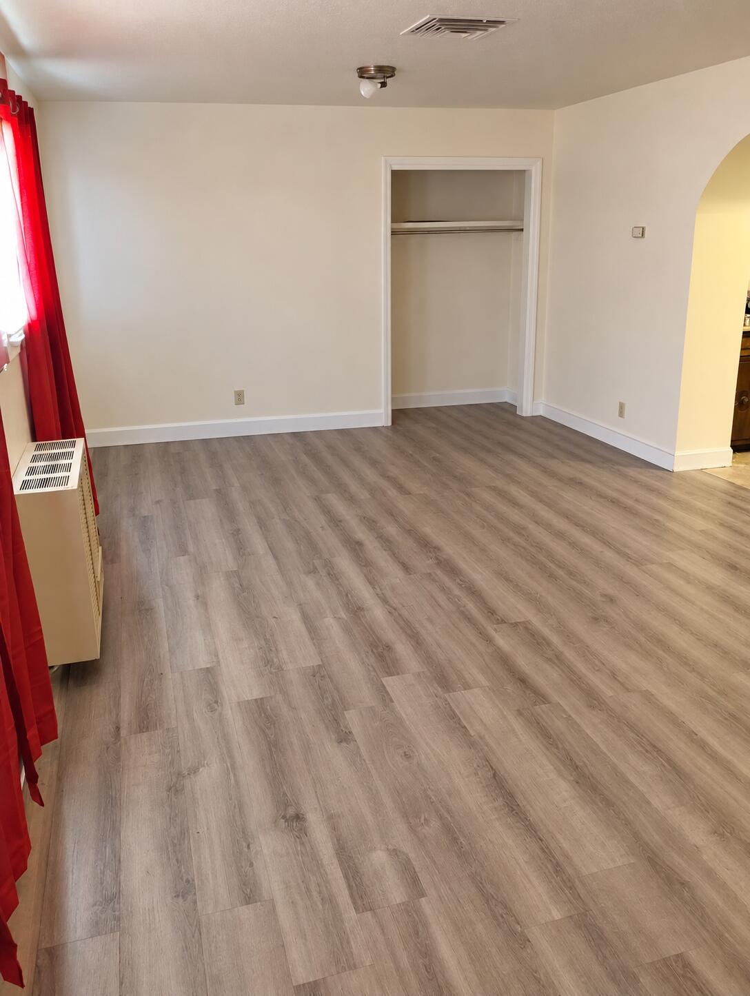Photo 14 — 2833 San Mateo Boulevard NE