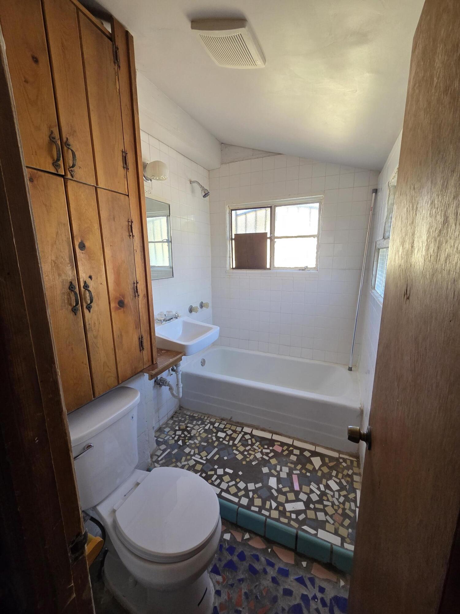 Photo 15 — 207-213 Alcazar Street NE